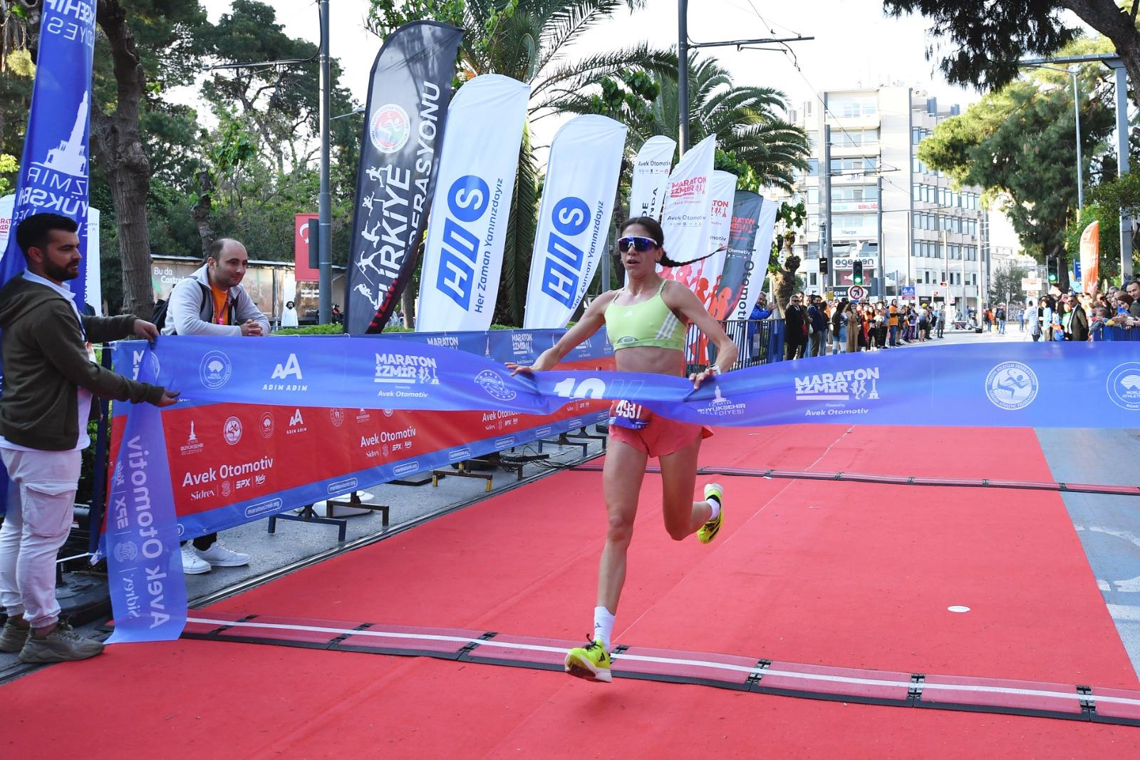 Türkiye’nin en hızlı maratonu Maraton İzmir koşuldu