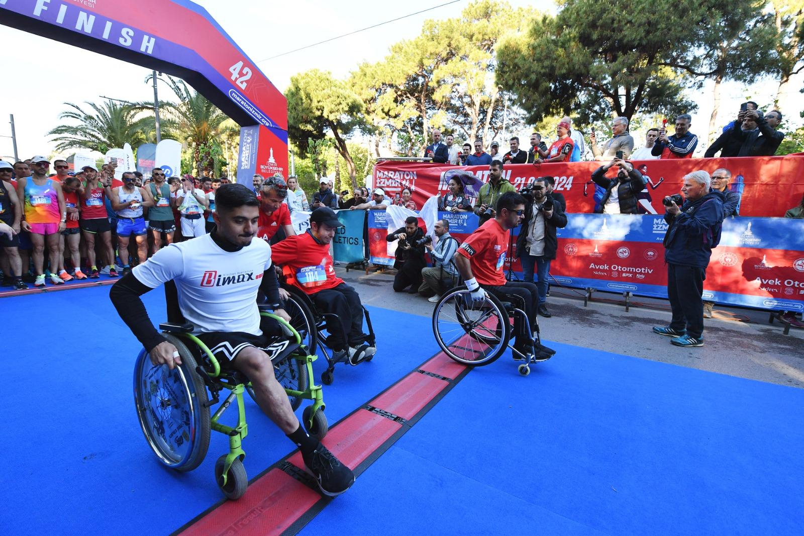 Türkiye’nin en hızlı maratonu Maraton İzmir koşuldu