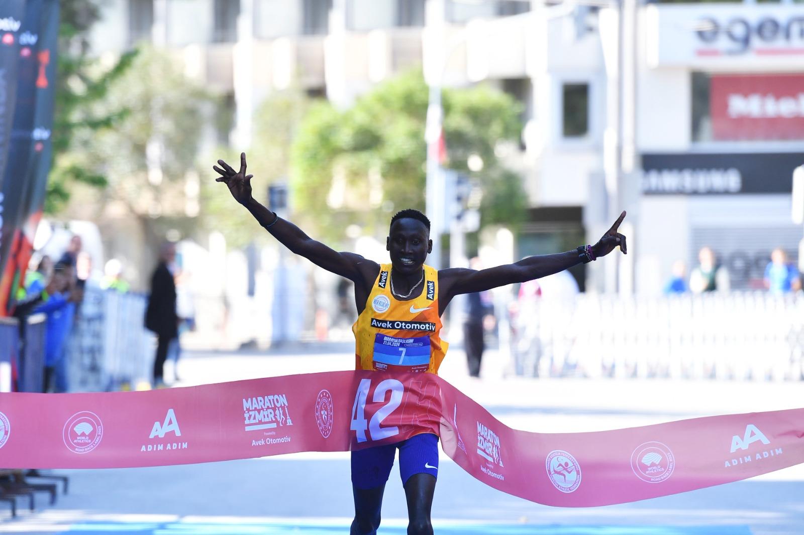 Türkiye’nin en hızlı maratonu Maraton İzmir koşuldu