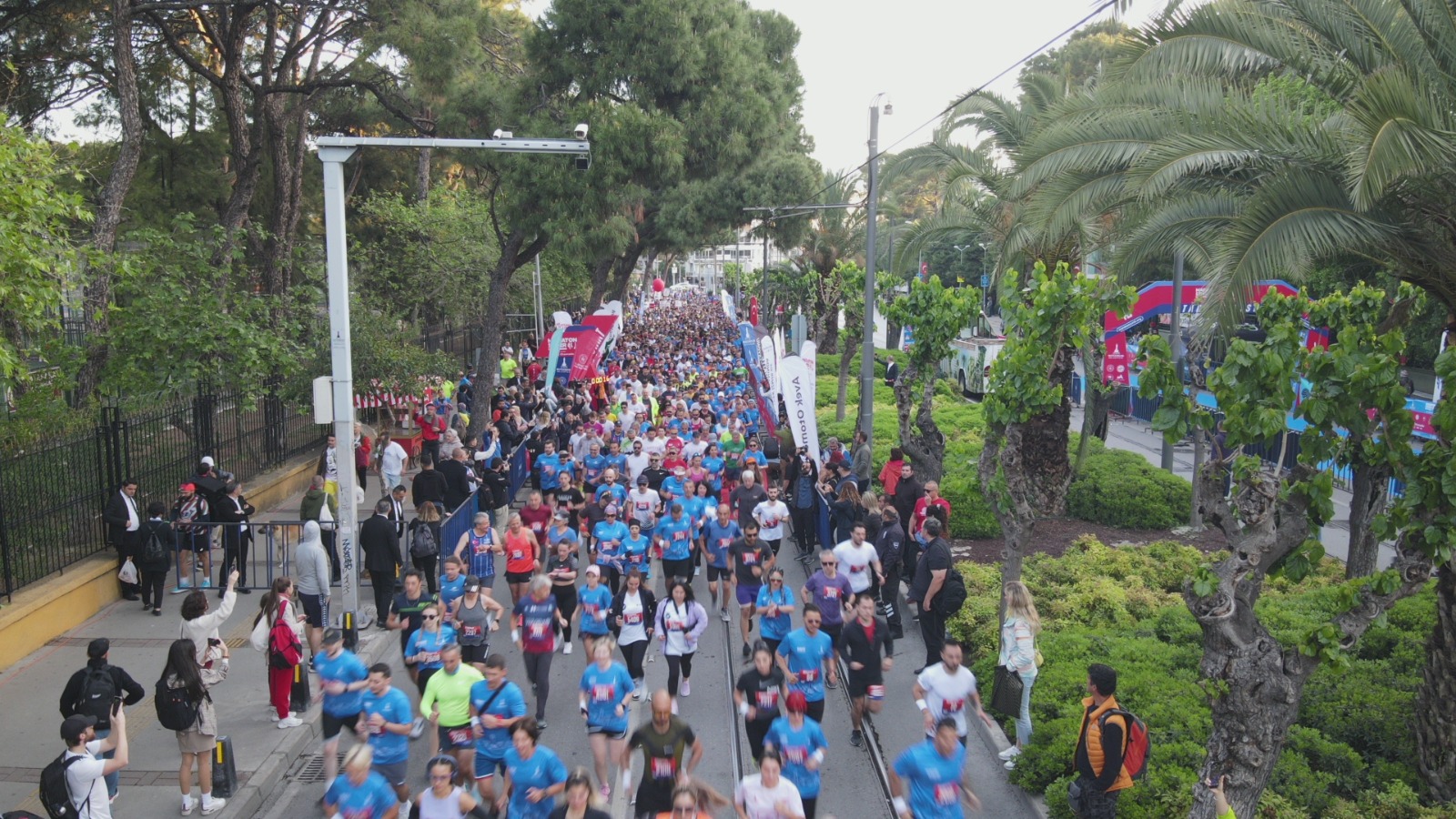 Türkiye’nin en hızlı maratonu Maraton İzmir koşuldu