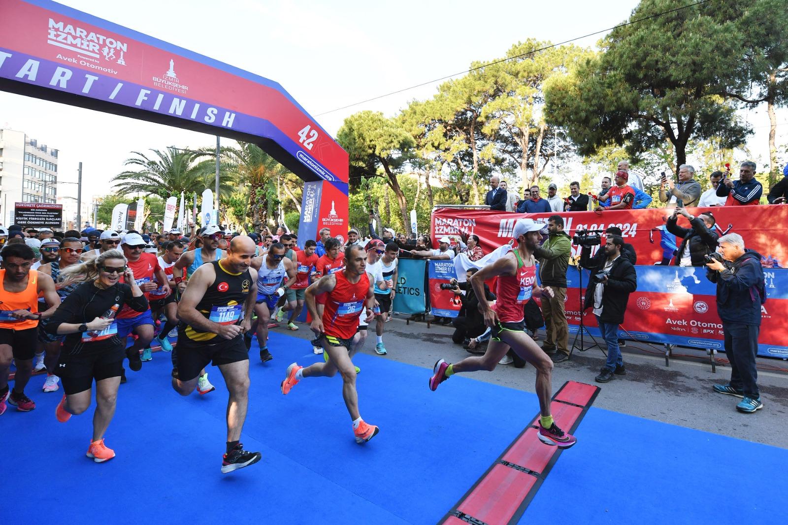 Türkiye’nin en hızlı maratonu Maraton İzmir koşuldu