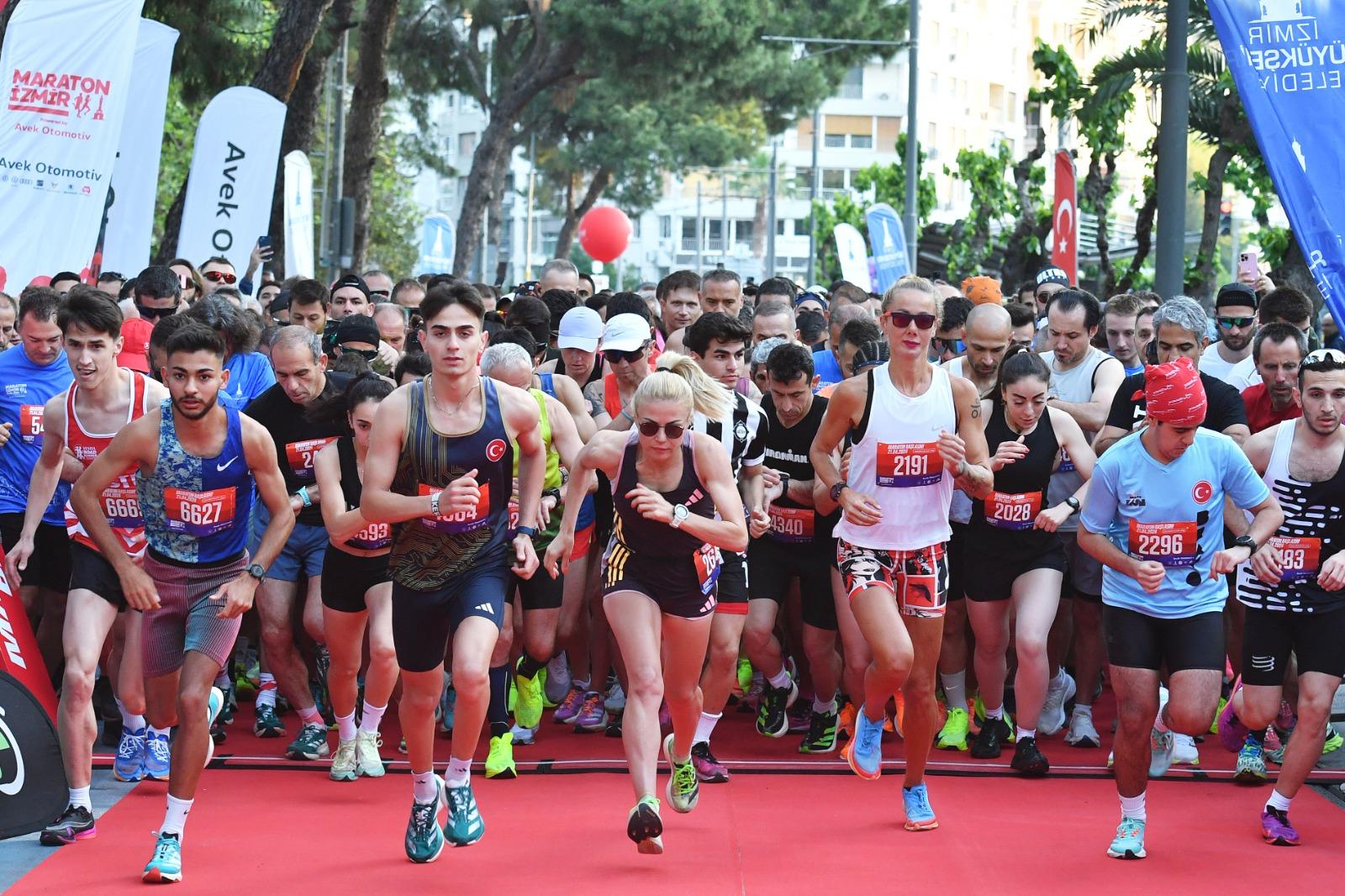 Türkiye’nin en hızlı maratonu Maraton İzmir koşuldu