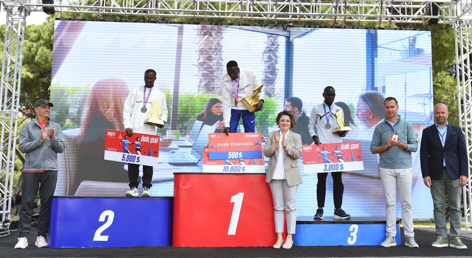 Türkiye’nin en hızlı maratonu Maraton İzmir koşuldu