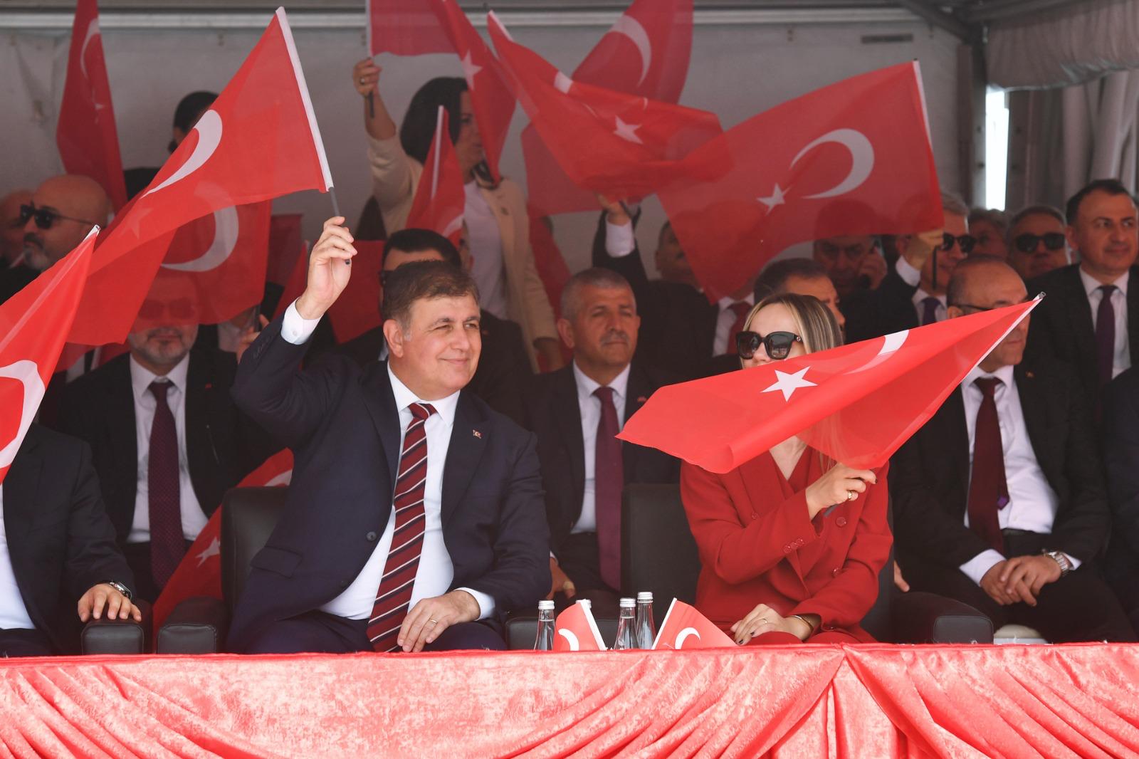 İzmir'de 23 Nisan coşkusu