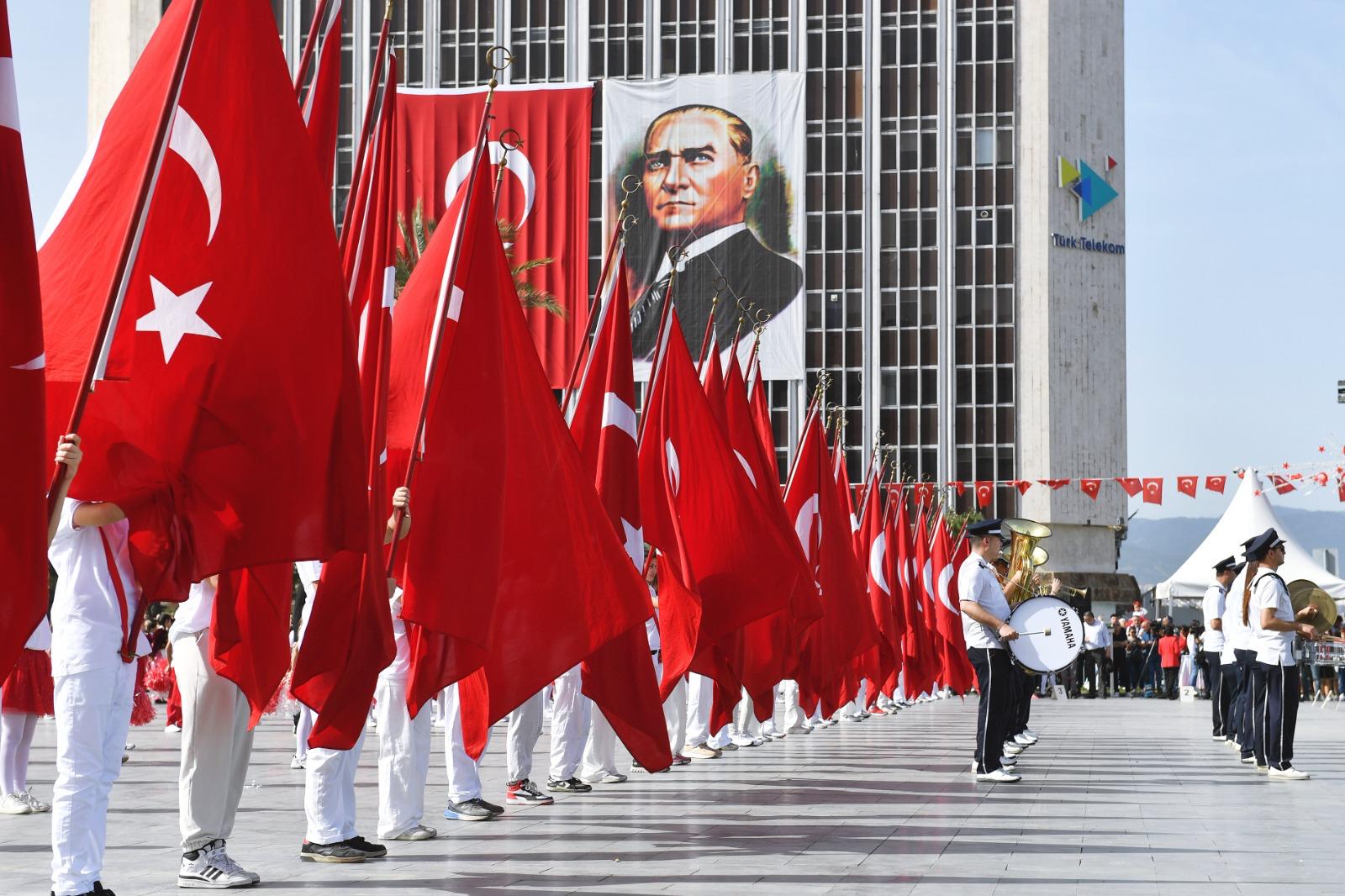 İzmir'de 23 Nisan coşkusu