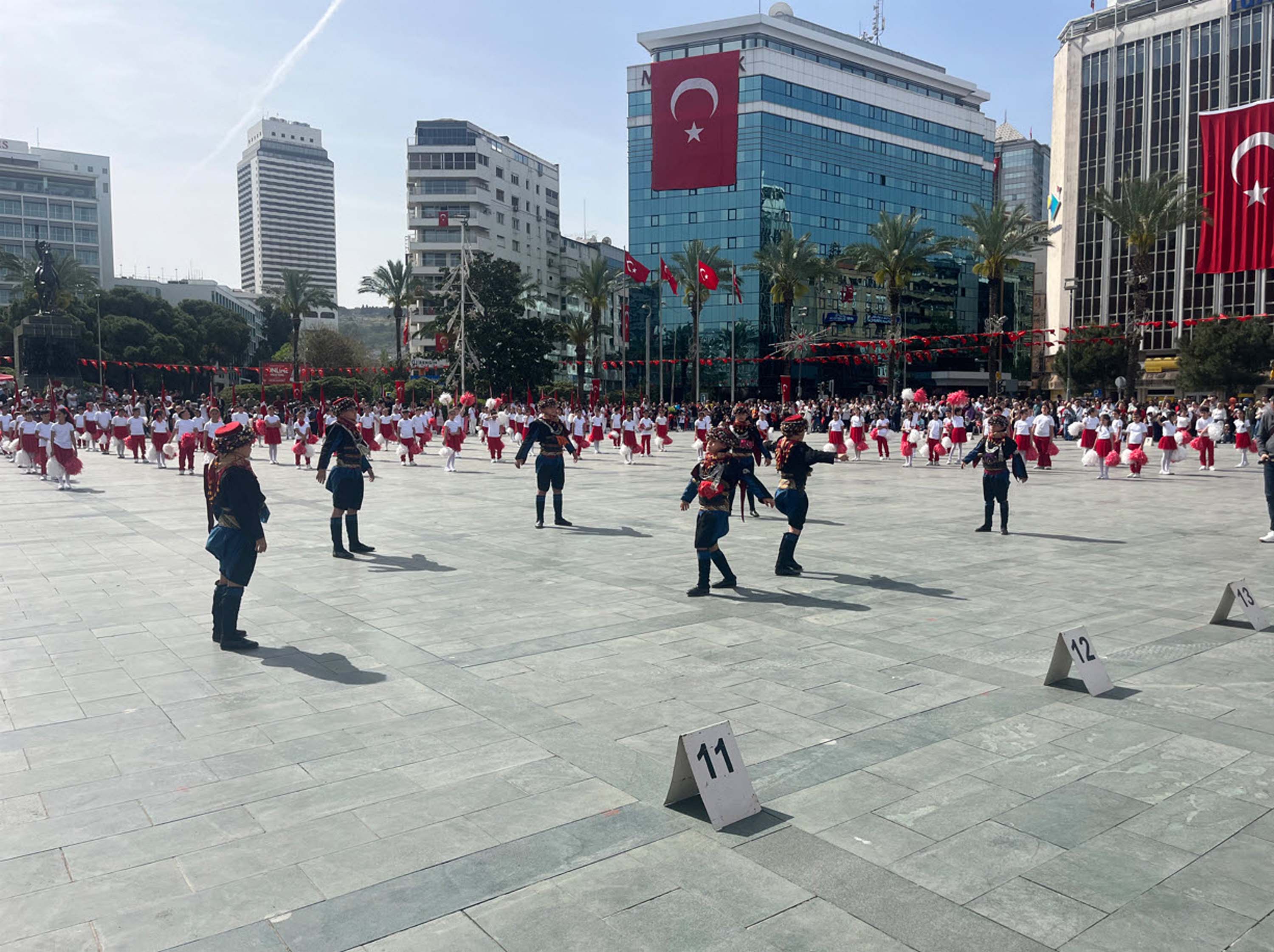 İzmir'de 23 Nisan coşkusu