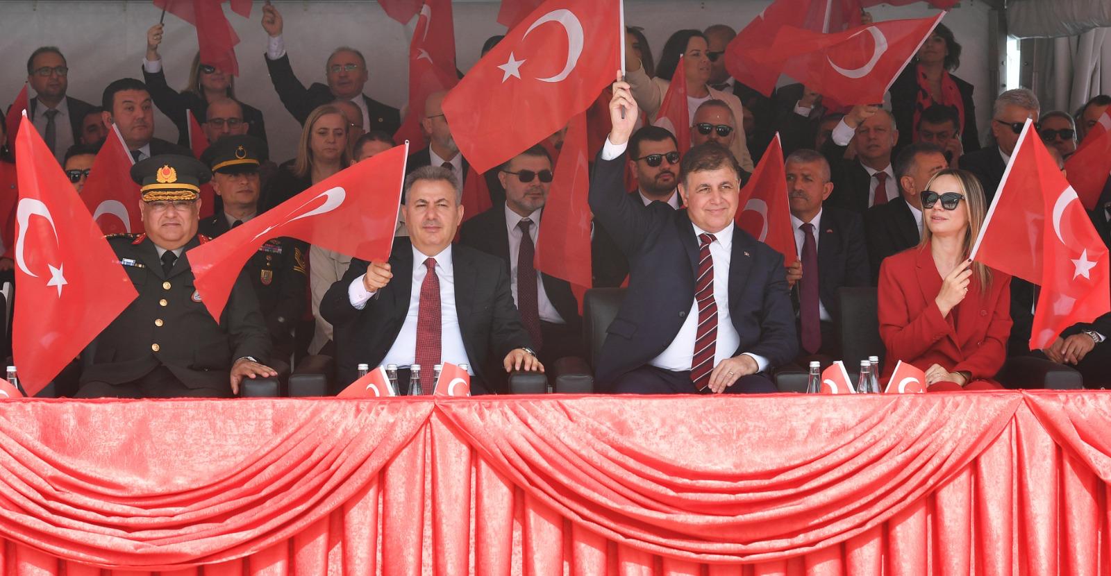 İzmir'de 23 Nisan coşkusu