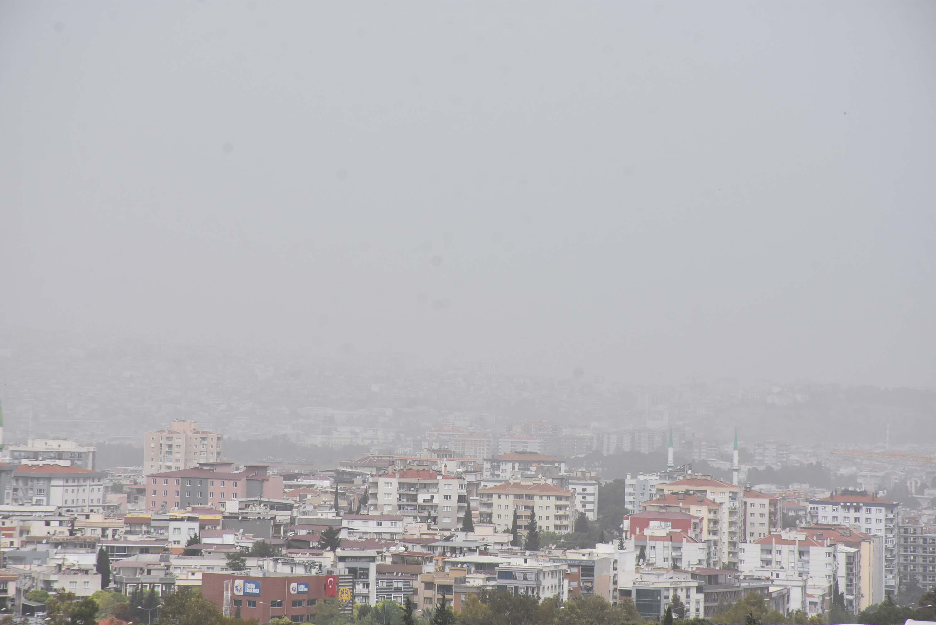 İzmir yoğun çöl tozunun etkisi altına girdi!