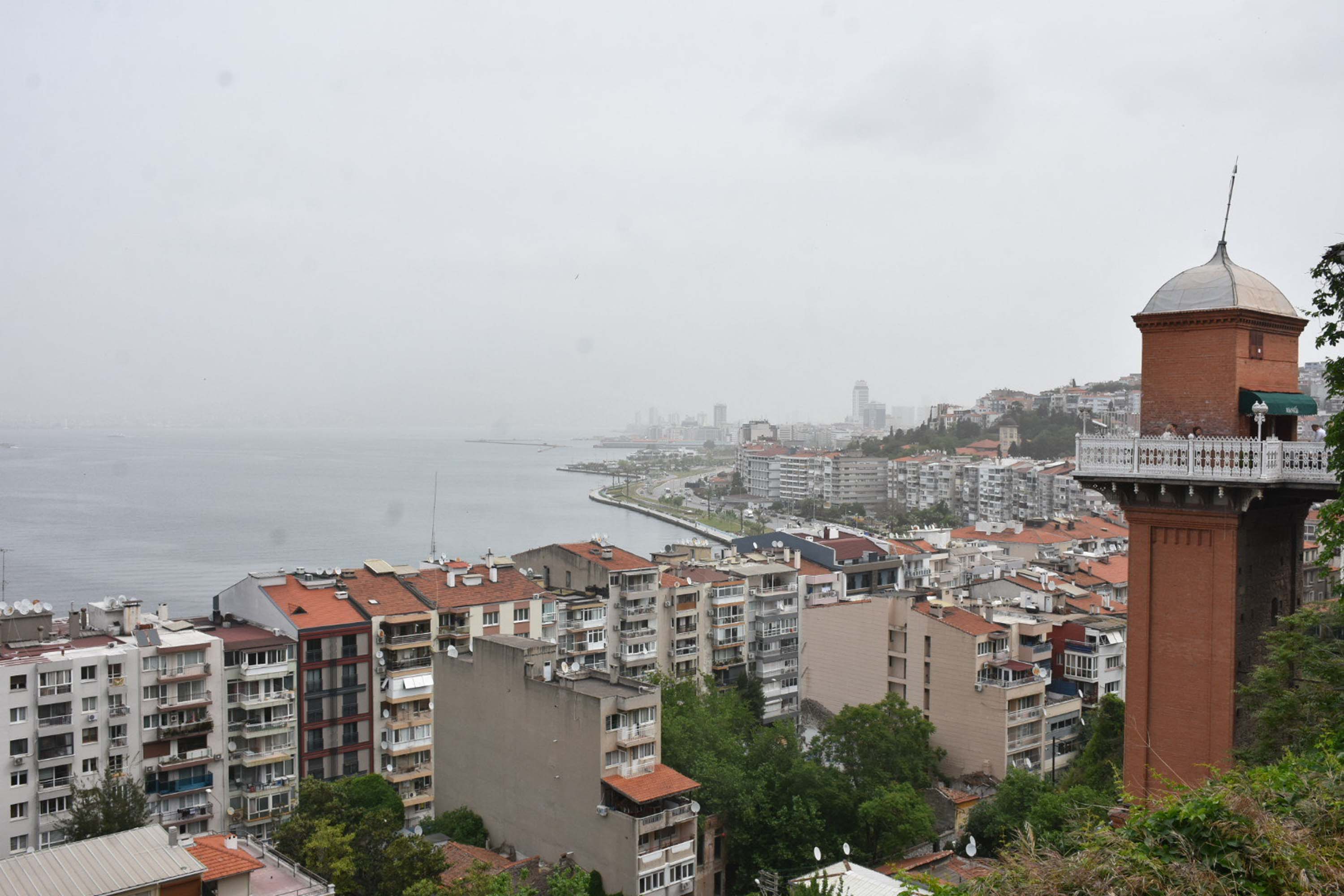 İzmir yoğun çöl tozunun etkisi altına girdi!