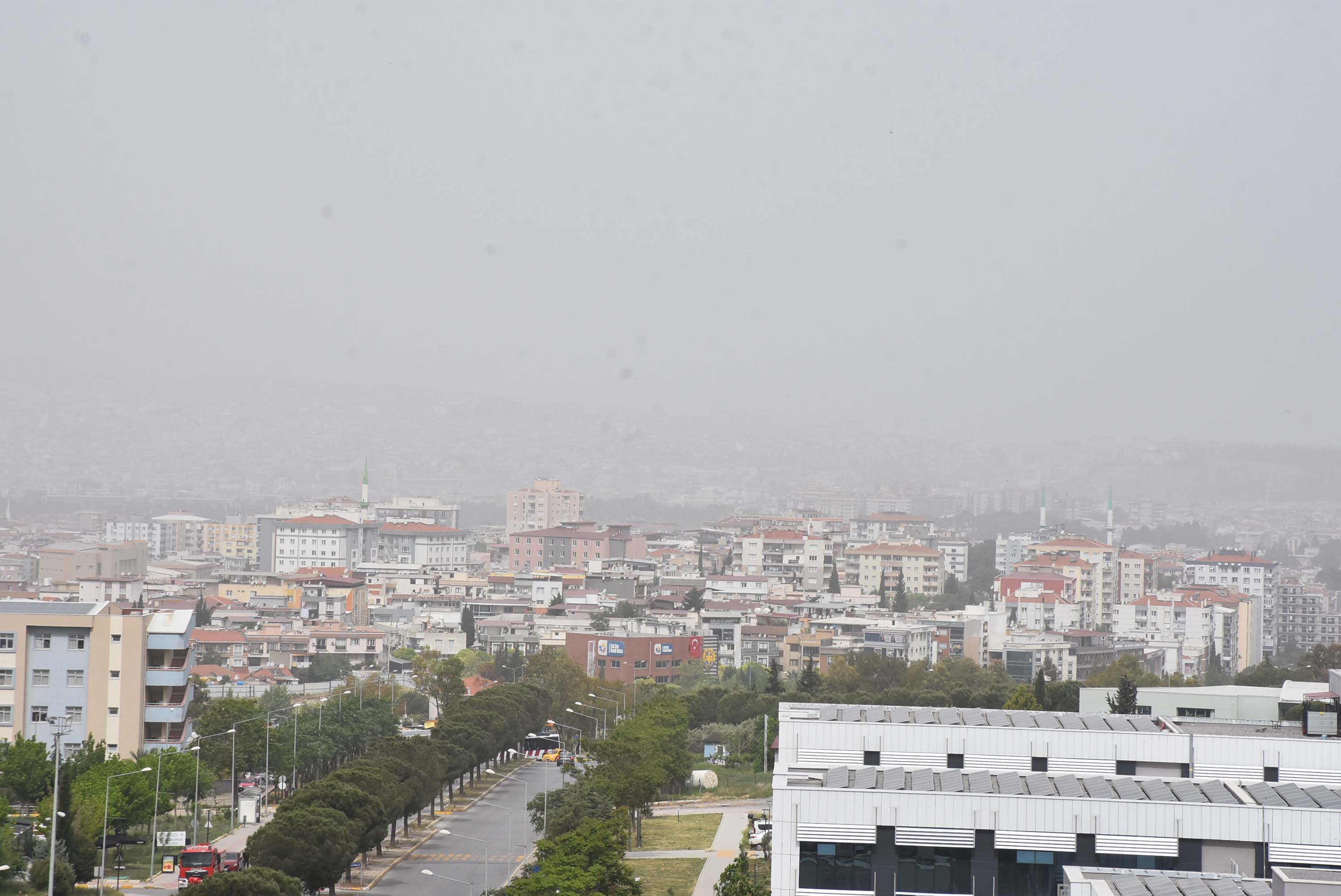 İzmir yoğun çöl tozunun etkisi altına girdi!