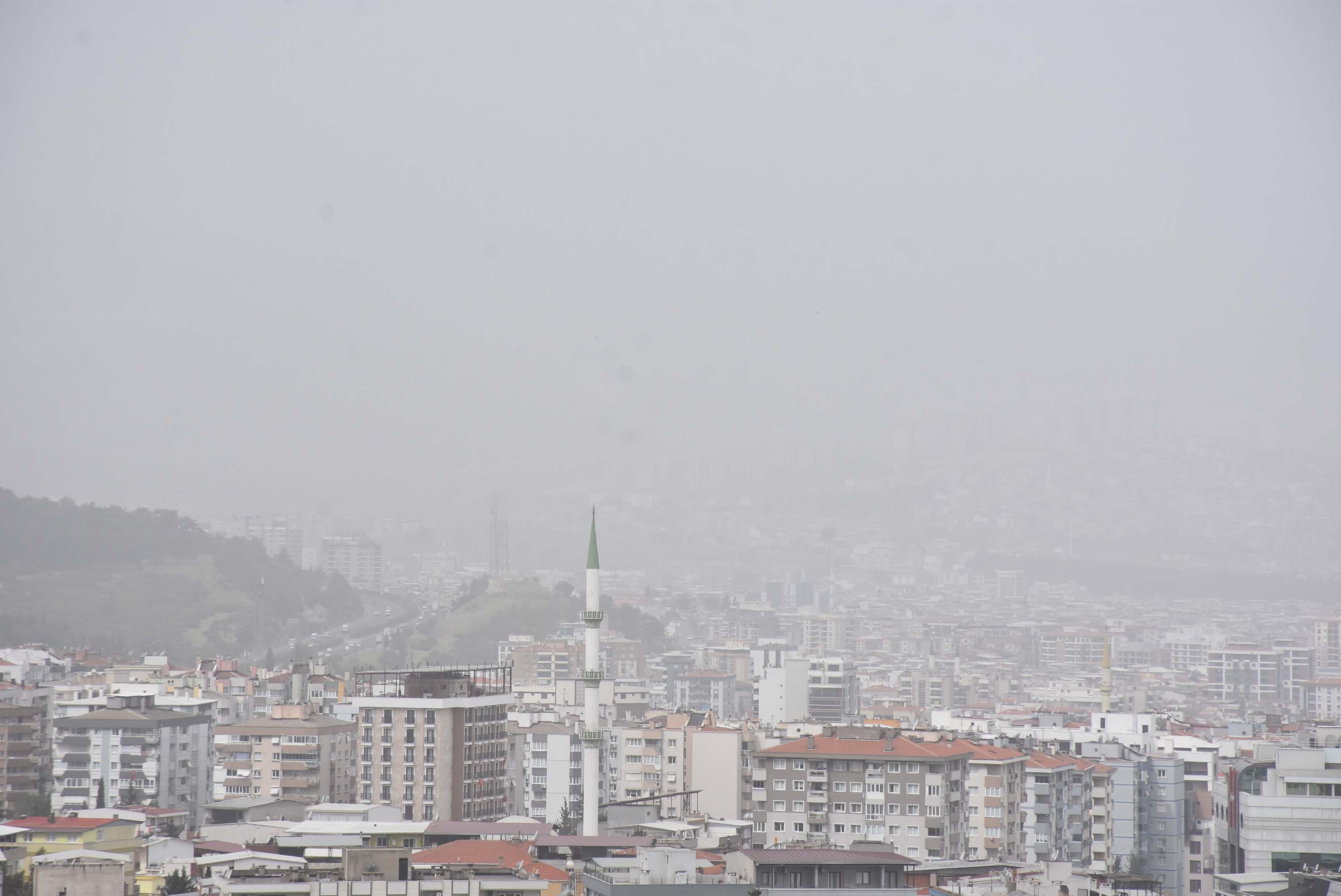 İzmir yoğun çöl tozunun etkisi altına girdi!