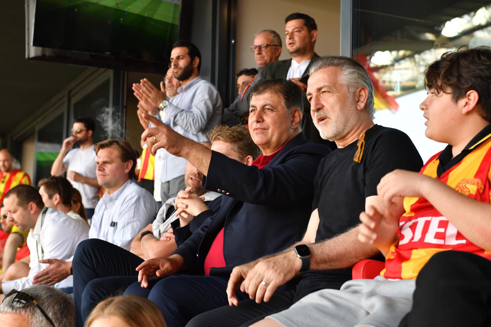 Başkan Tugay Göztepe'nin Süper Lig heyecanına ortak oldu