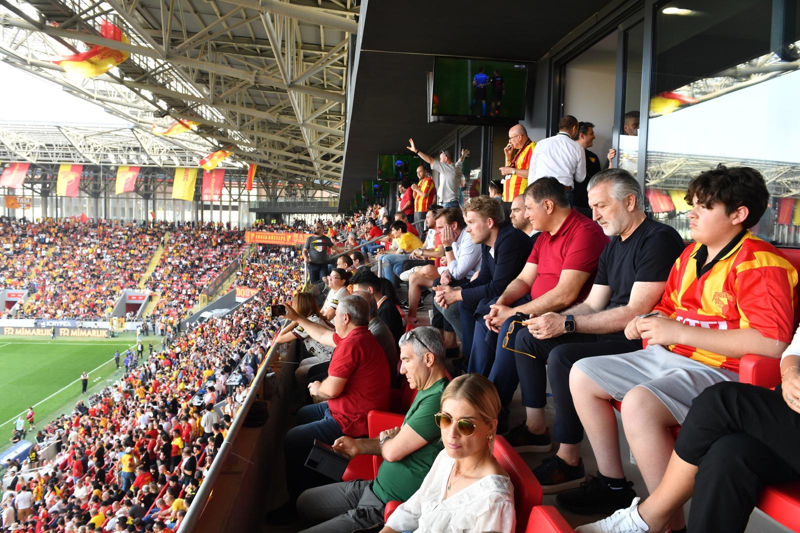Başkan Tugay Göztepe'nin Süper Lig heyecanına ortak oldu