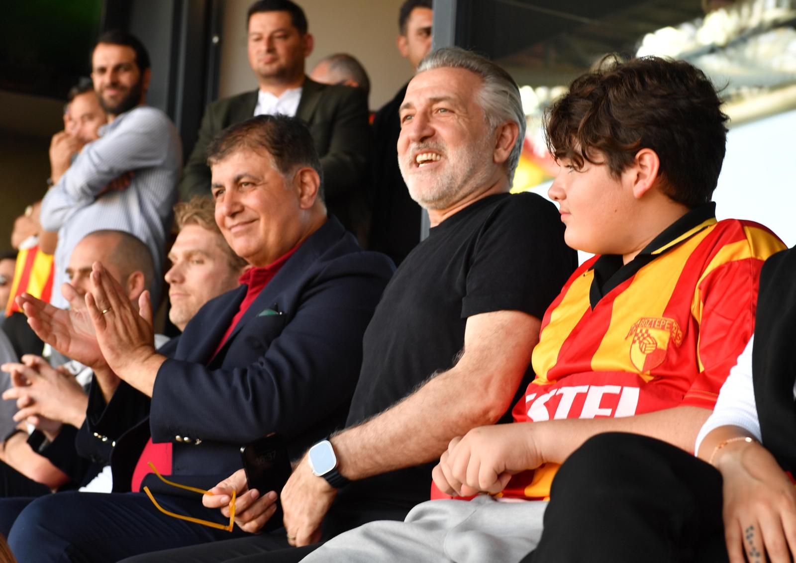 Başkan Tugay Göztepe'nin Süper Lig heyecanına ortak oldu