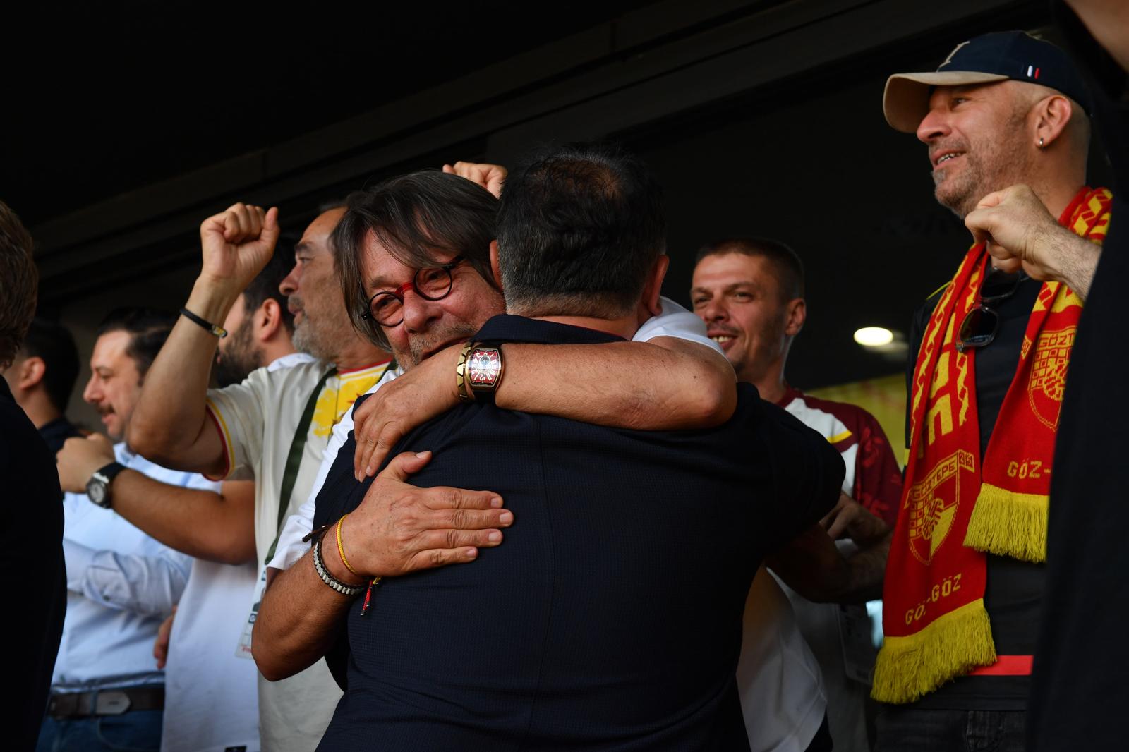 Başkan Tugay Göztepe'nin Süper Lig heyecanına ortak oldu