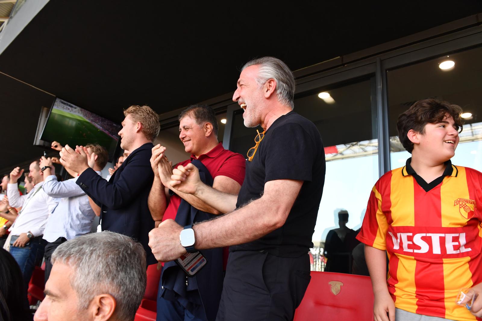 Başkan Tugay Göztepe'nin Süper Lig heyecanına ortak oldu