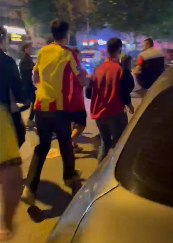 İzmir'de taraftar- esnaf arbedesi