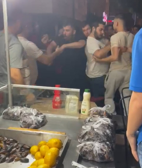 İzmir'de taraftar- esnaf arbedesi