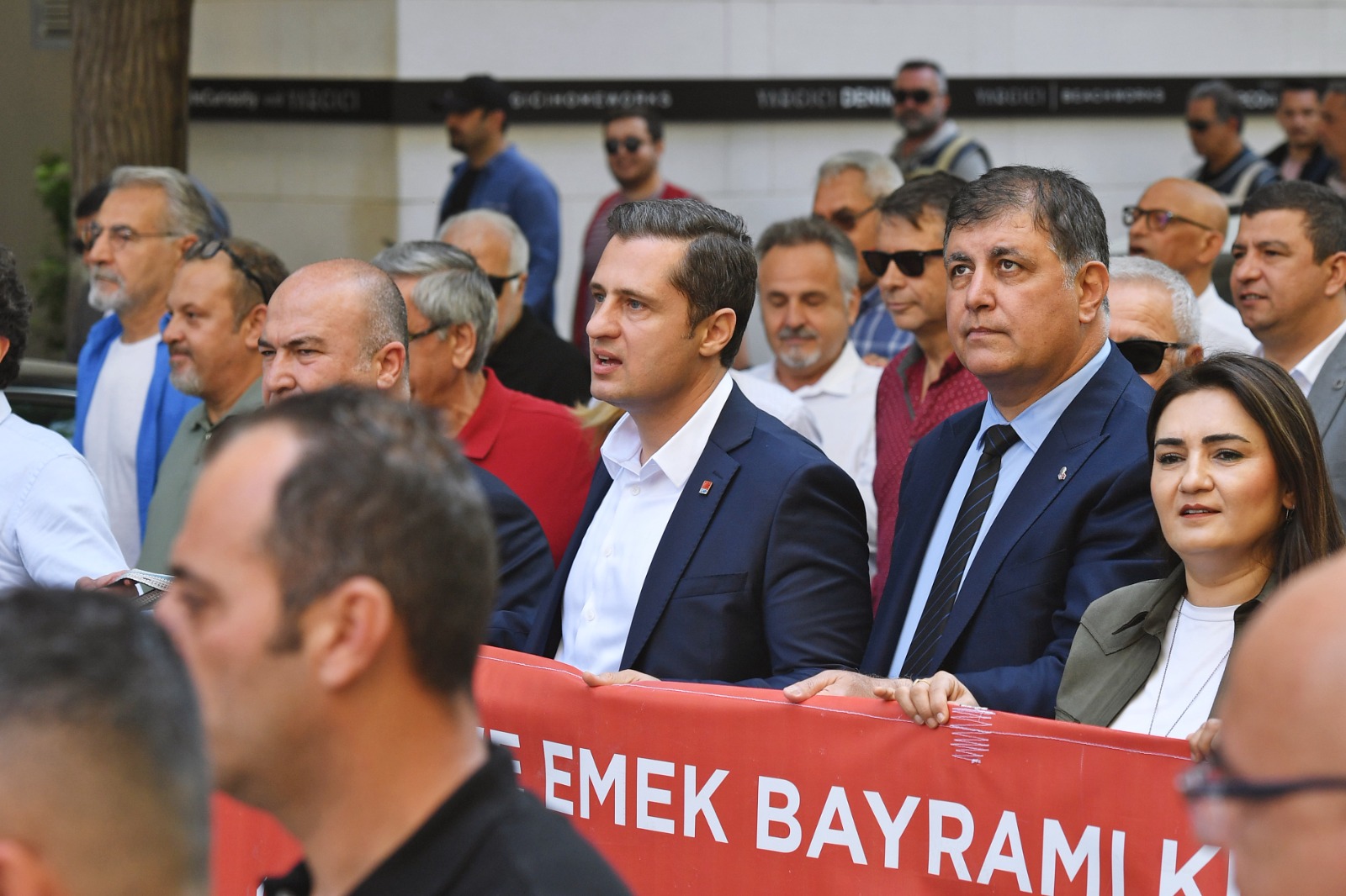 İzmir’de 1 Mayıs, Gündoğdu Meydanı'nda kutlandı