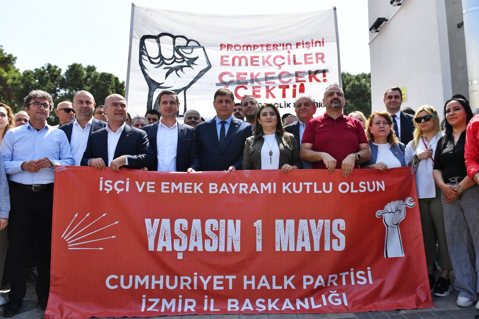 İzmir’de 1 Mayıs, Gündoğdu Meydanı'nda kutlandı