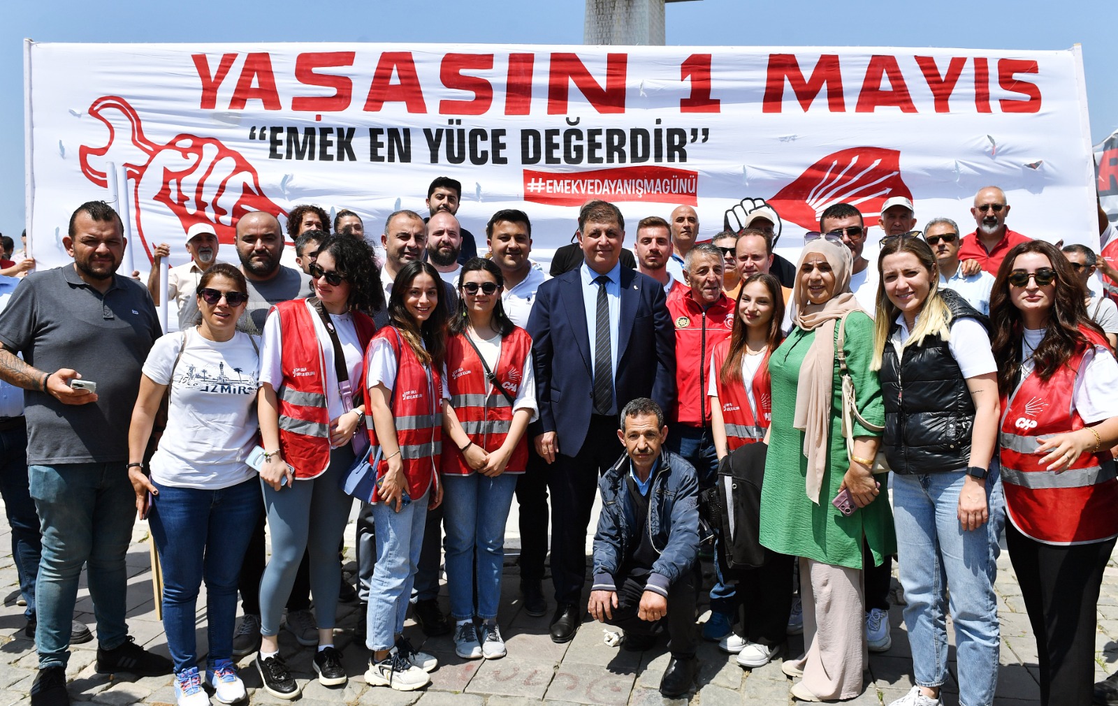 İzmir’de 1 Mayıs, Gündoğdu Meydanı'nda kutlandı