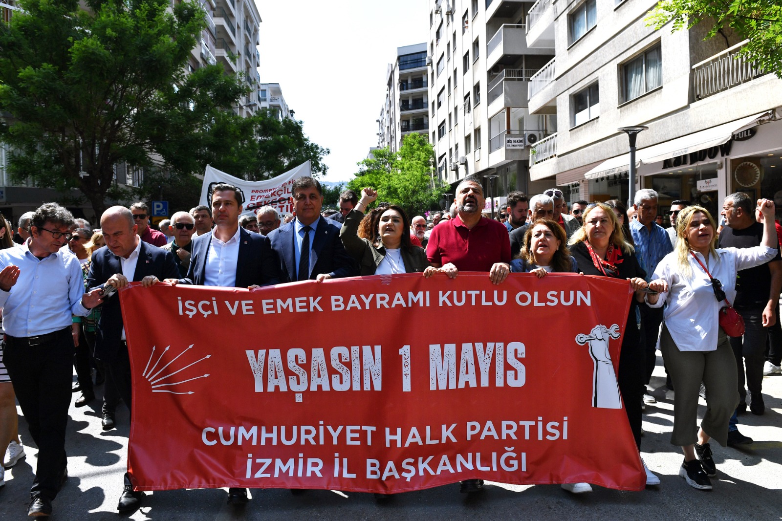 İzmir’de 1 Mayıs, Gündoğdu Meydanı'nda kutlandı
