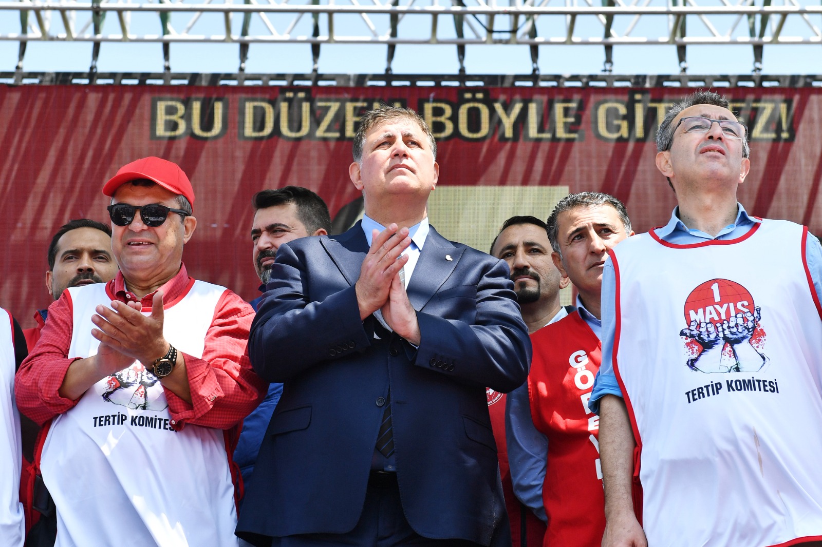 İzmir’de 1 Mayıs, Gündoğdu Meydanı'nda kutlandı
