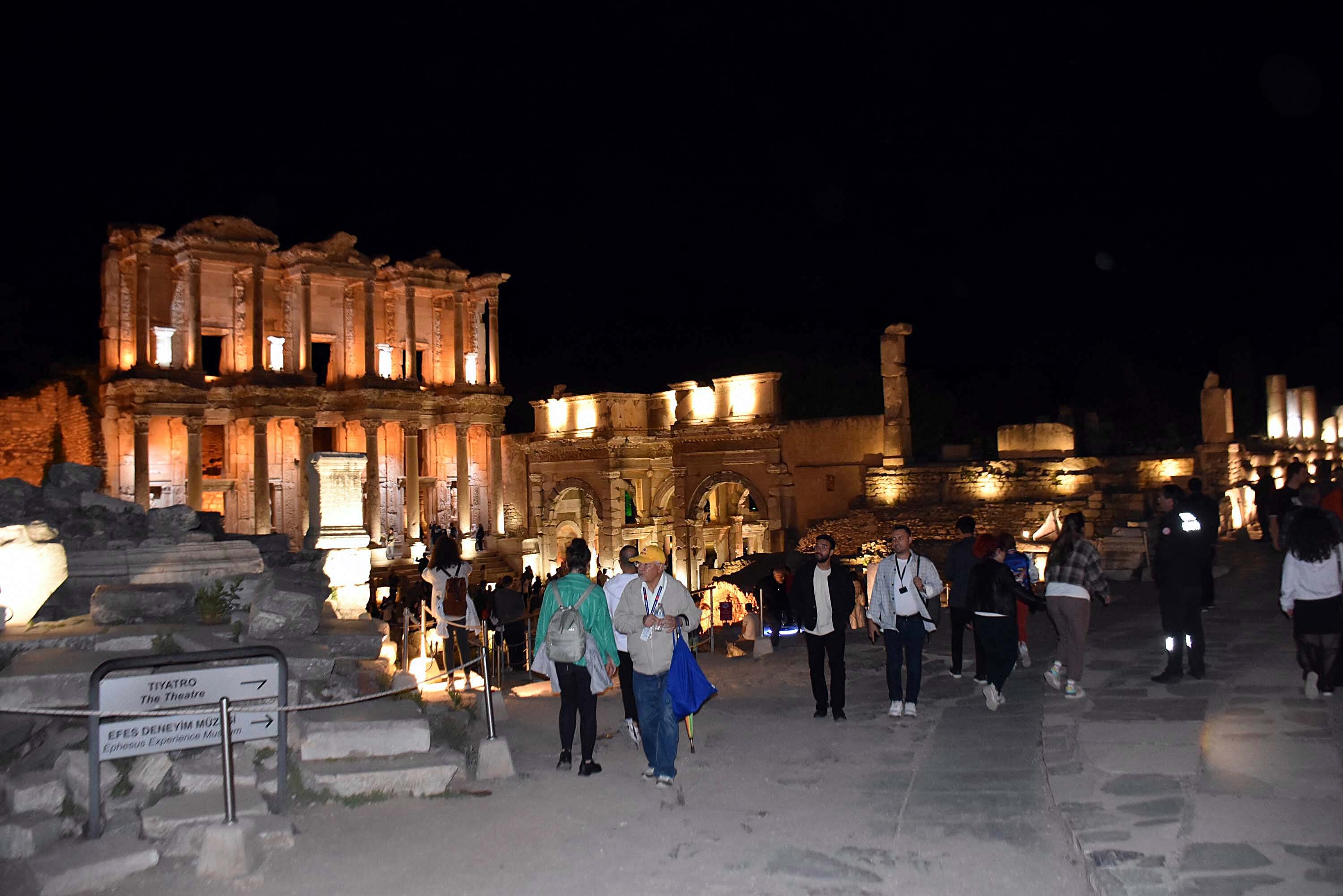 Efes Antik Kenti'nde gece müzeciliği dönemi!
