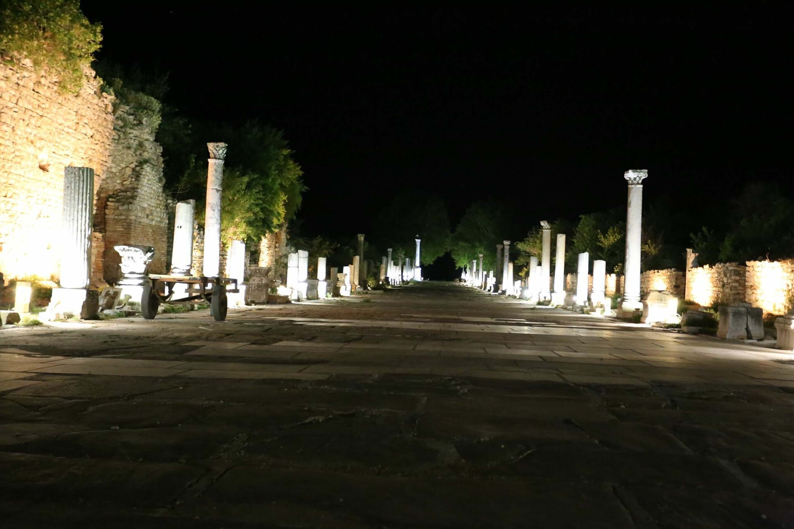 Efes Antik Kenti'nde gece müzeciliği dönemi!