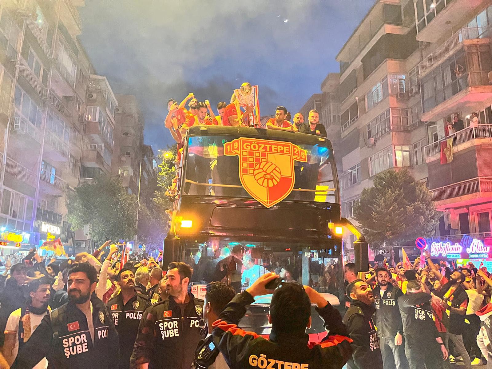 Göztepe kupasına kavuştu 