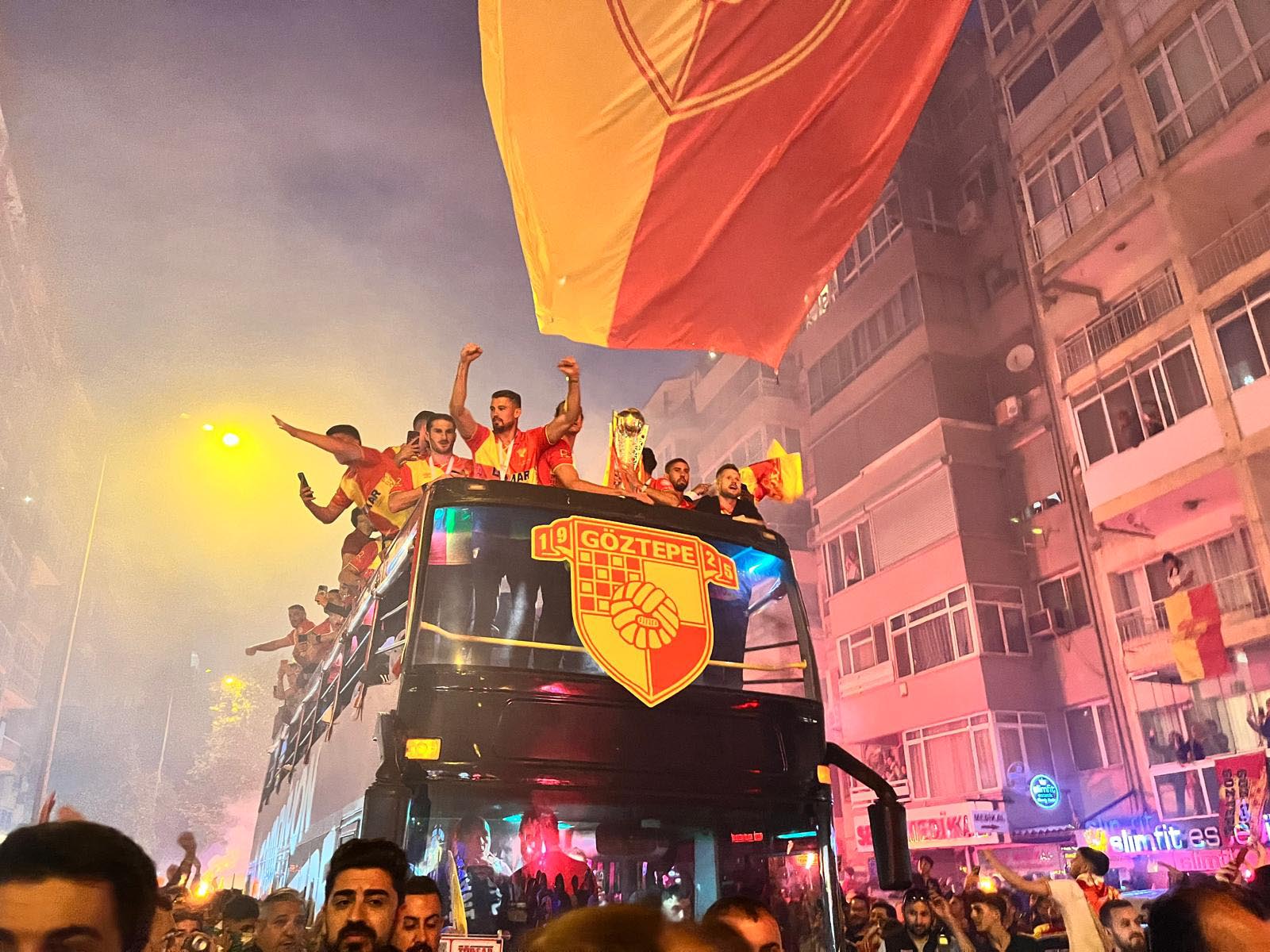 Göztepe kupasına kavuştu 