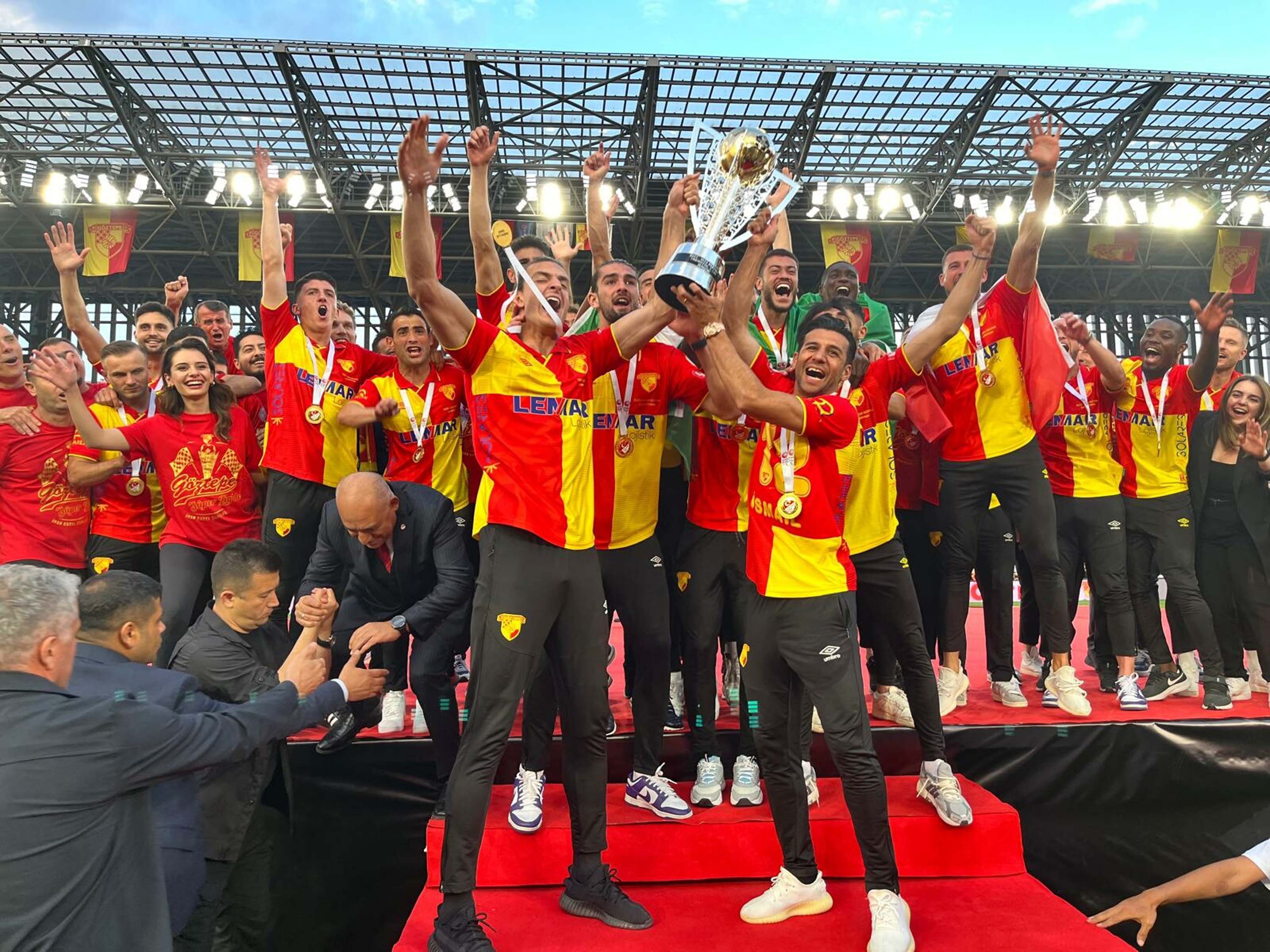 Göztepe kupasına kavuştu 