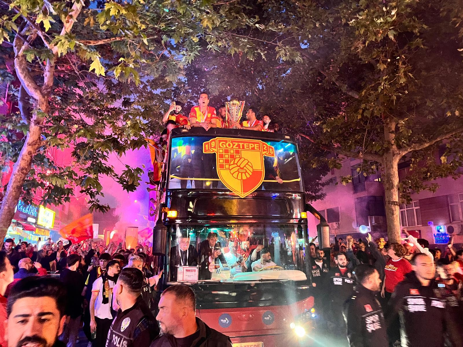 Göztepe kupasına kavuştu 