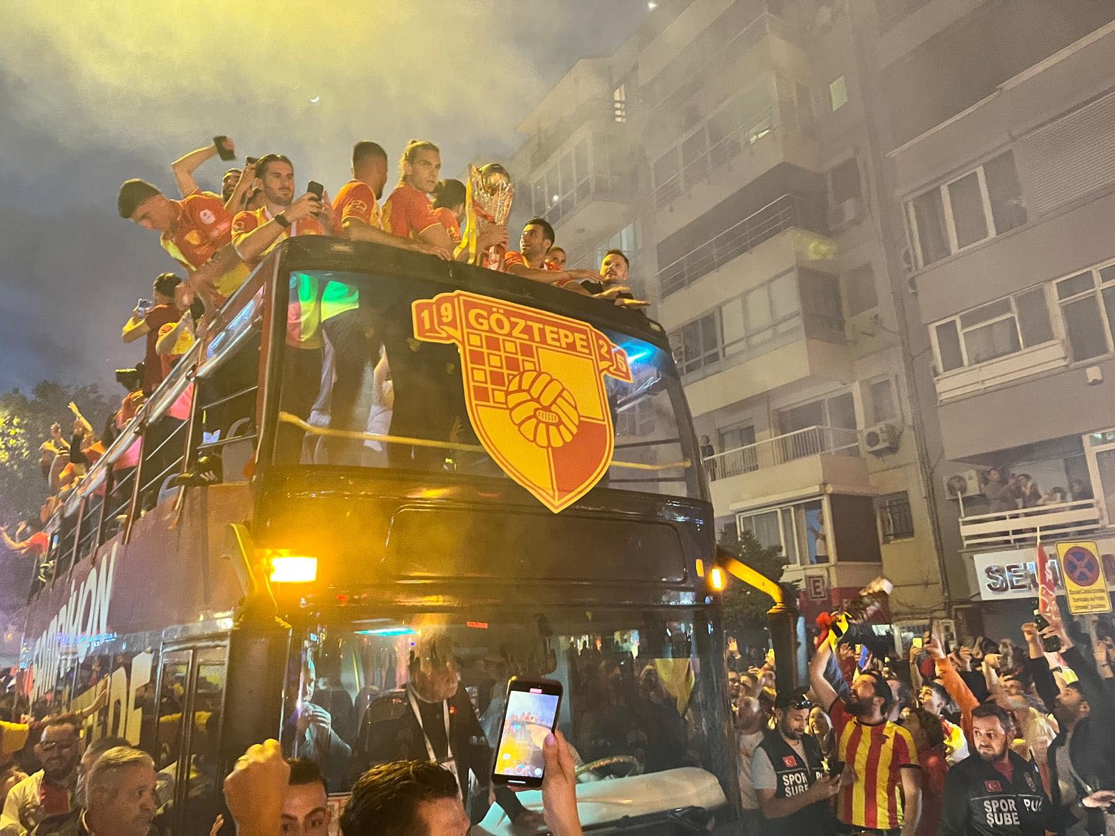 Göztepe kupasına kavuştu 