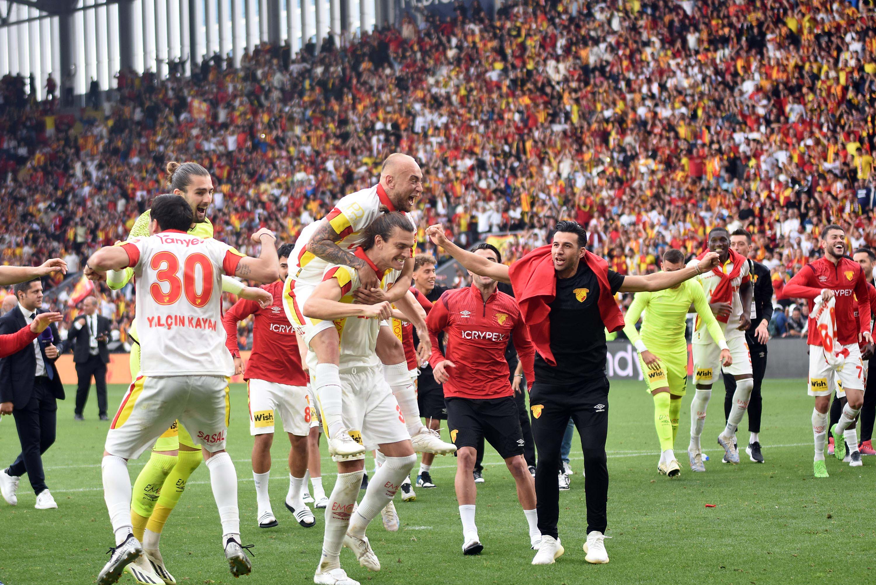 Göztepe kupasına kavuştu 