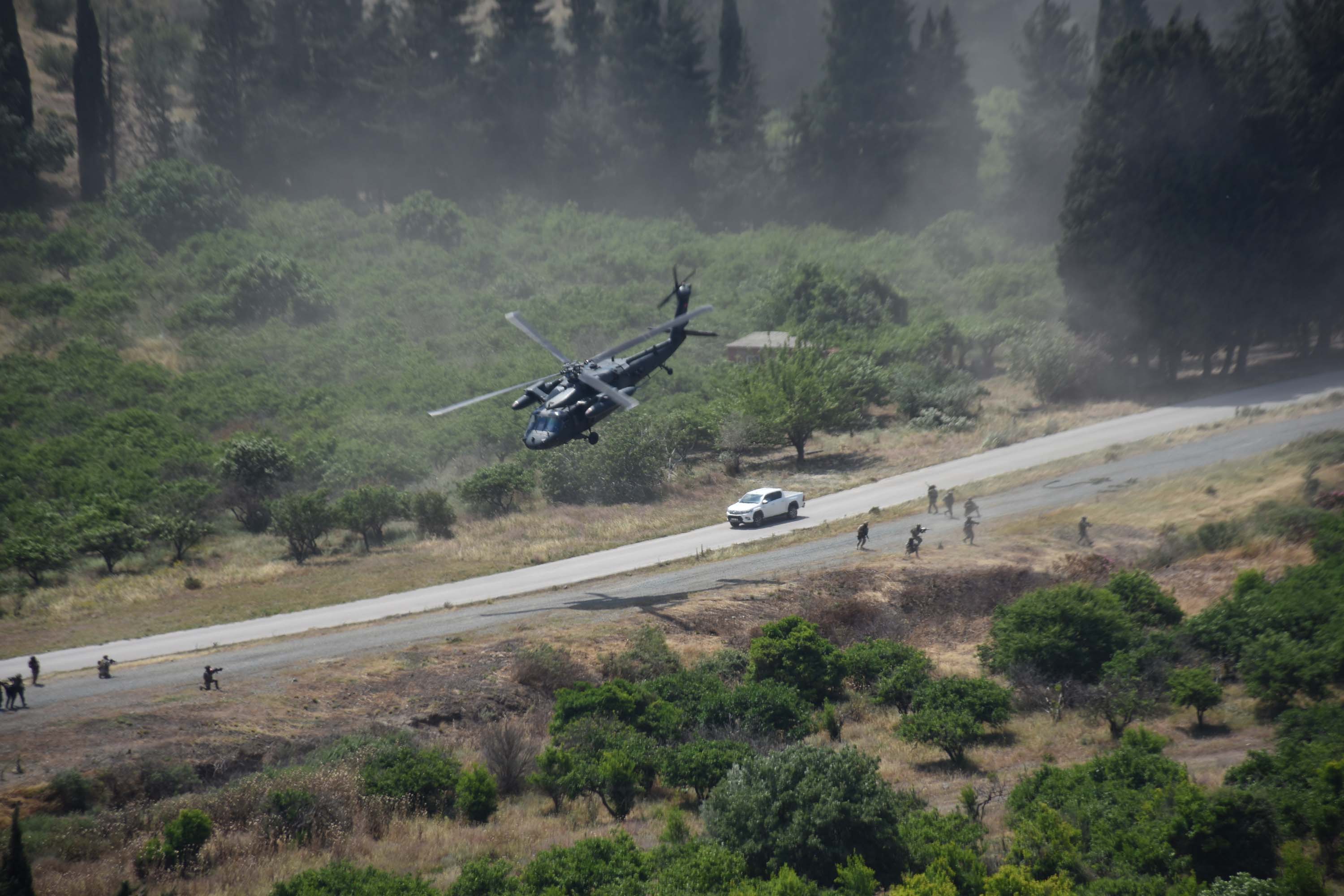 'EFES-2024 Birleşik, Müşterek Fiili Atışlı Arazi Tatbikatı'nın halk günü gerçekleştirildi