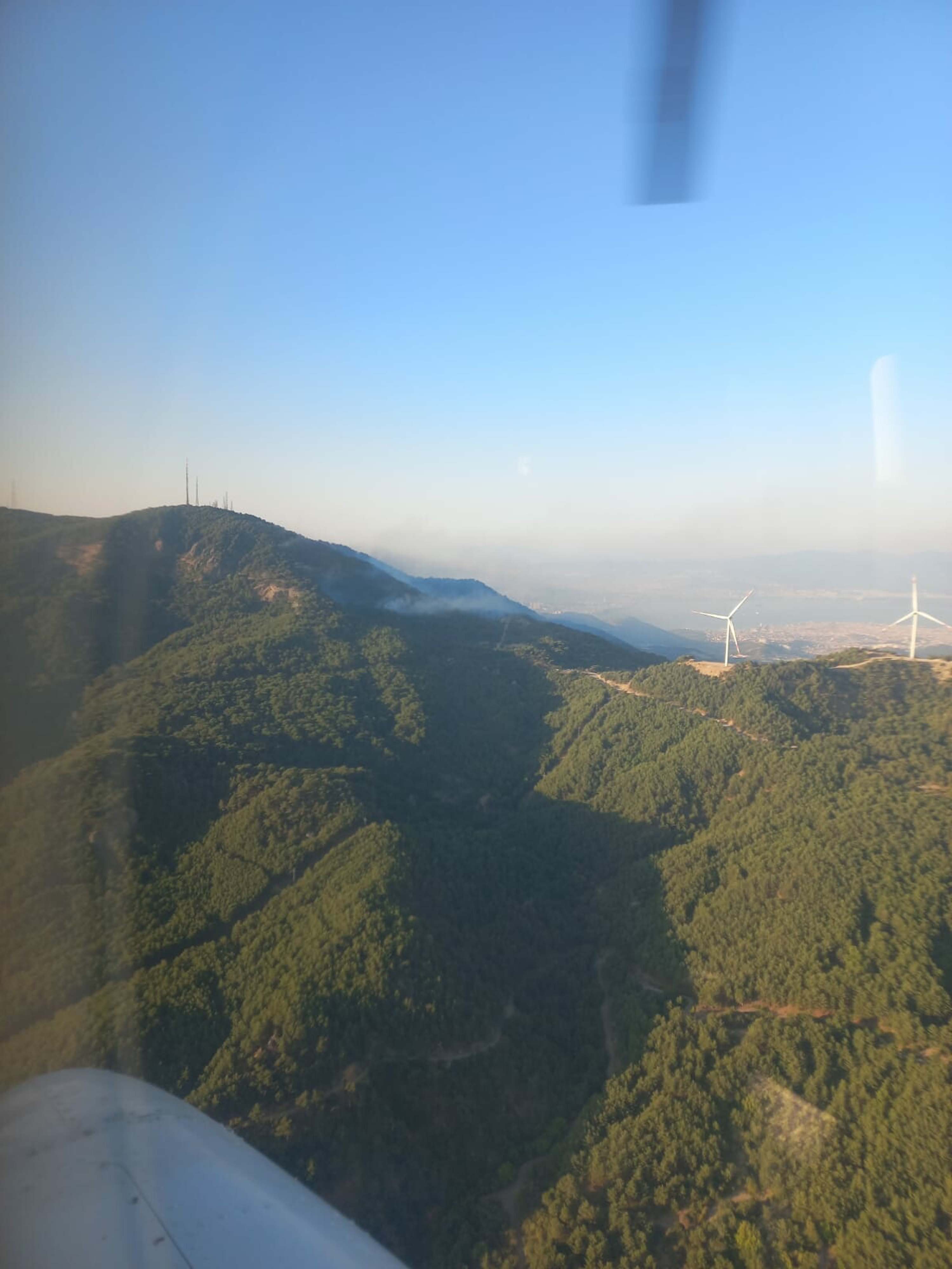 Karşıyaka İlçesi Yamanlar Dağı'nda orman yangını