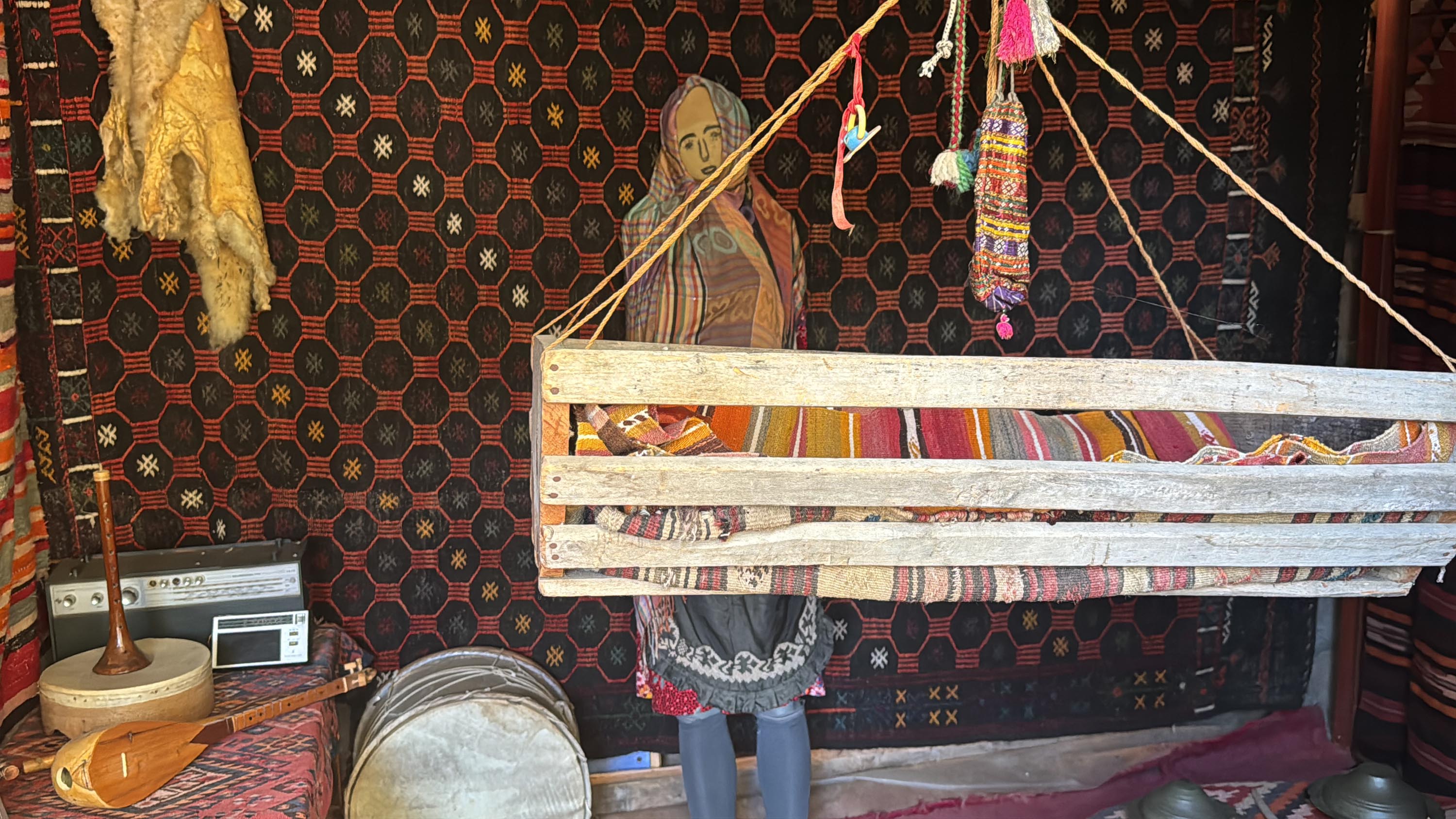 Yörük kültürüne ait eşyaları ‘çadır müze’de sergiliyor