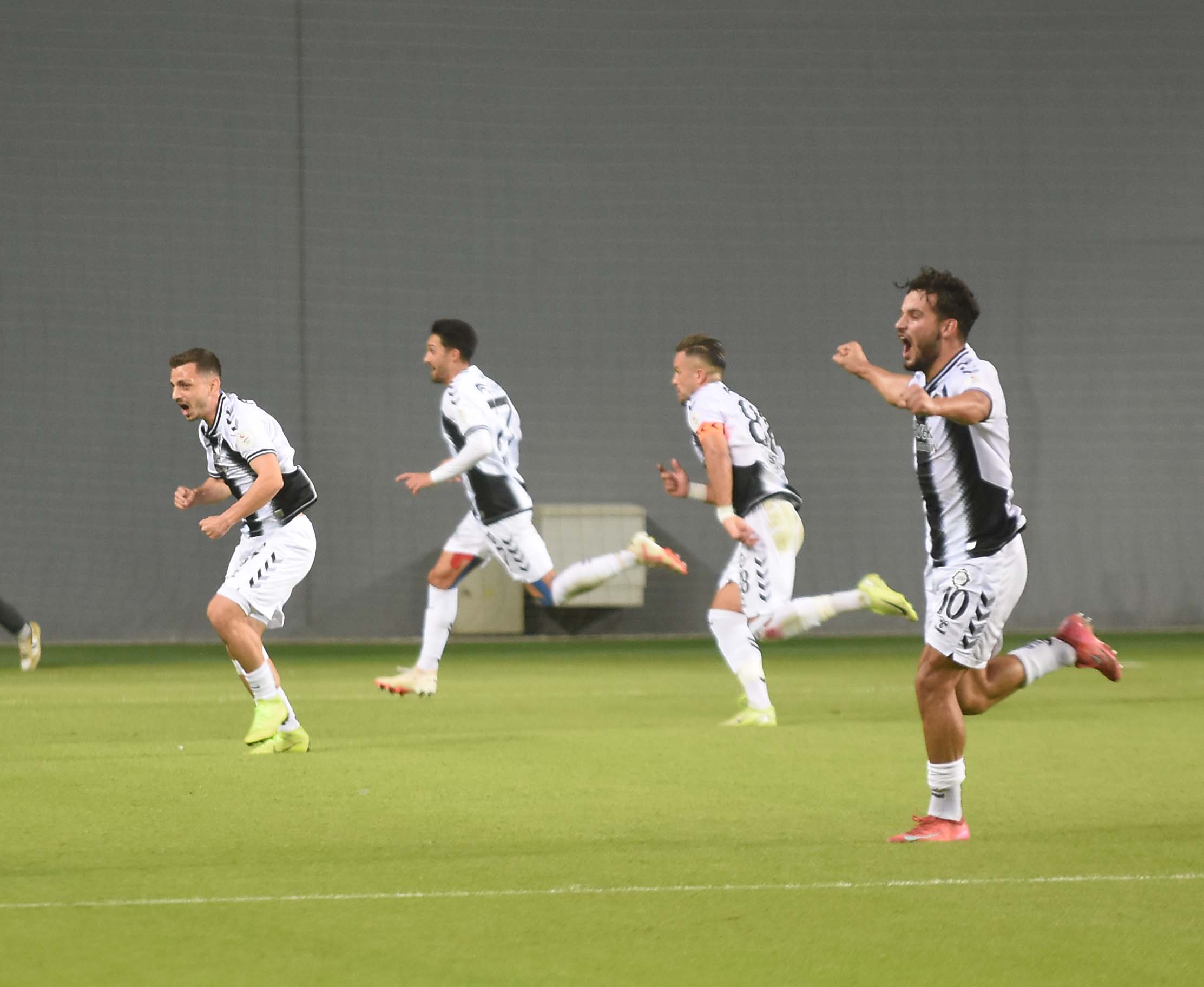 Altay-Karşıyaka mücadelesinden kareler...