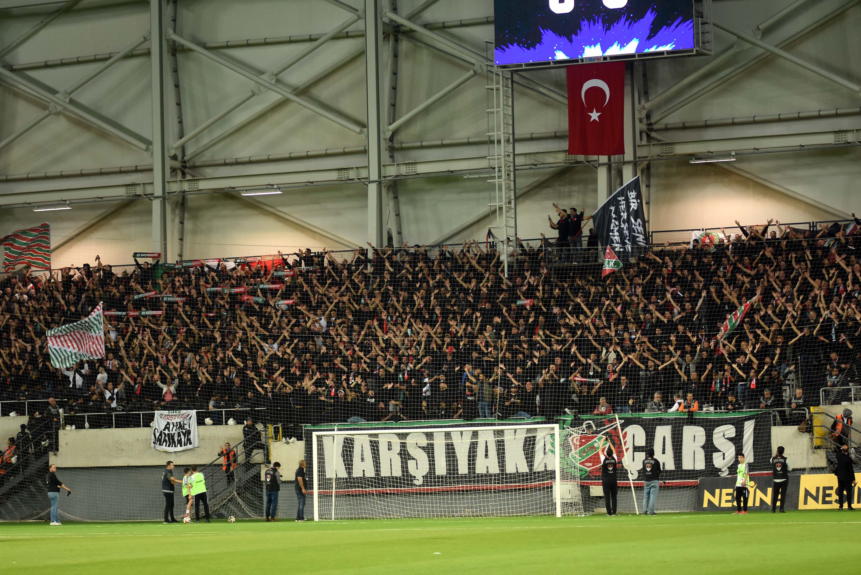 Altay-Karşıyaka mücadelesinden kareler...