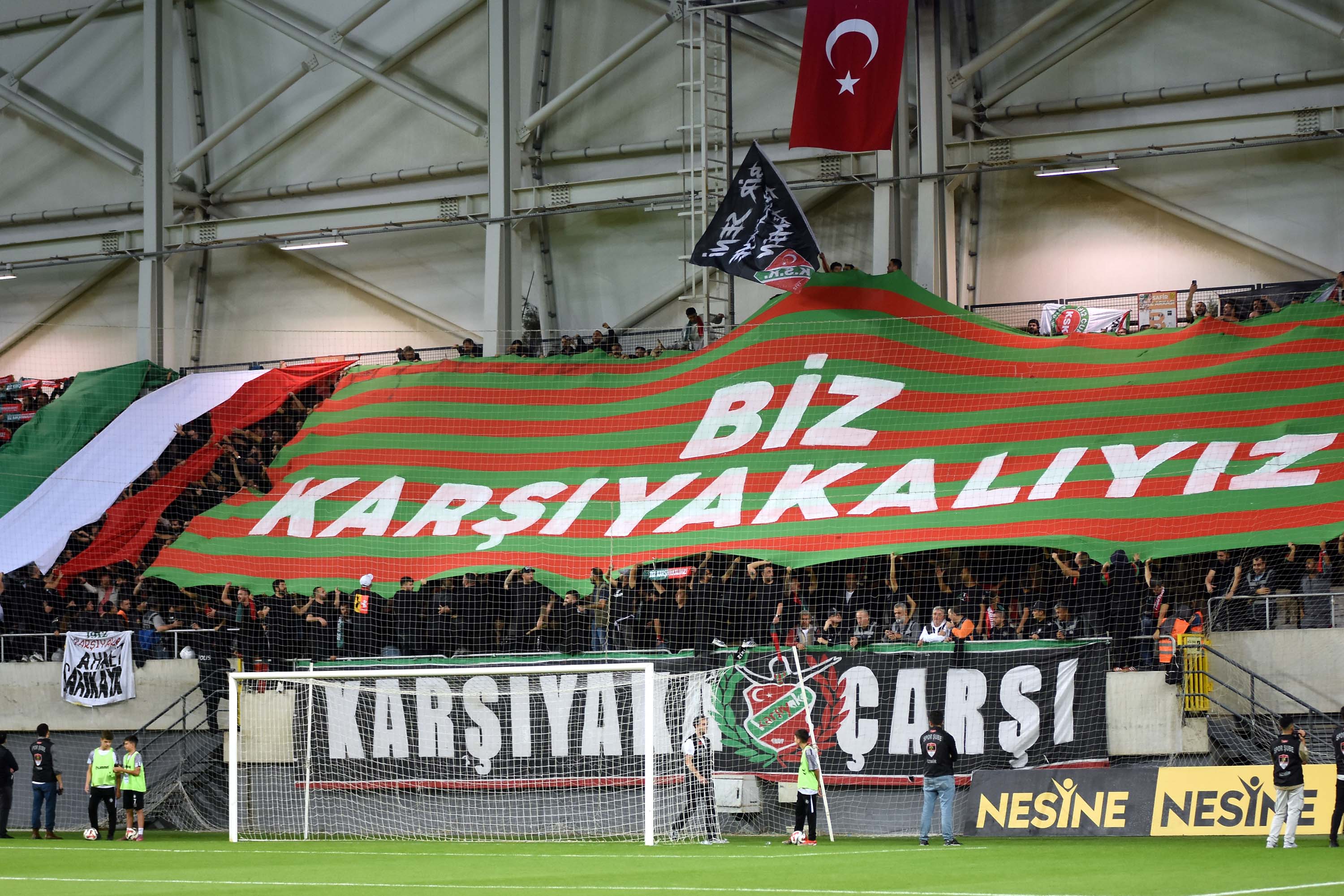 Altay-Karşıyaka mücadelesinden kareler...
