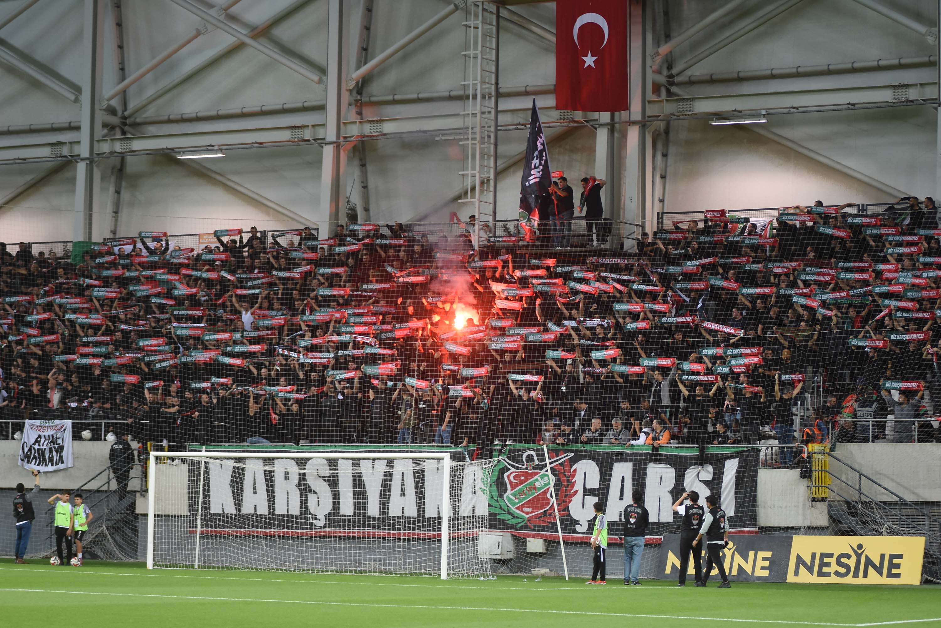 Altay-Karşıyaka mücadelesinden kareler...