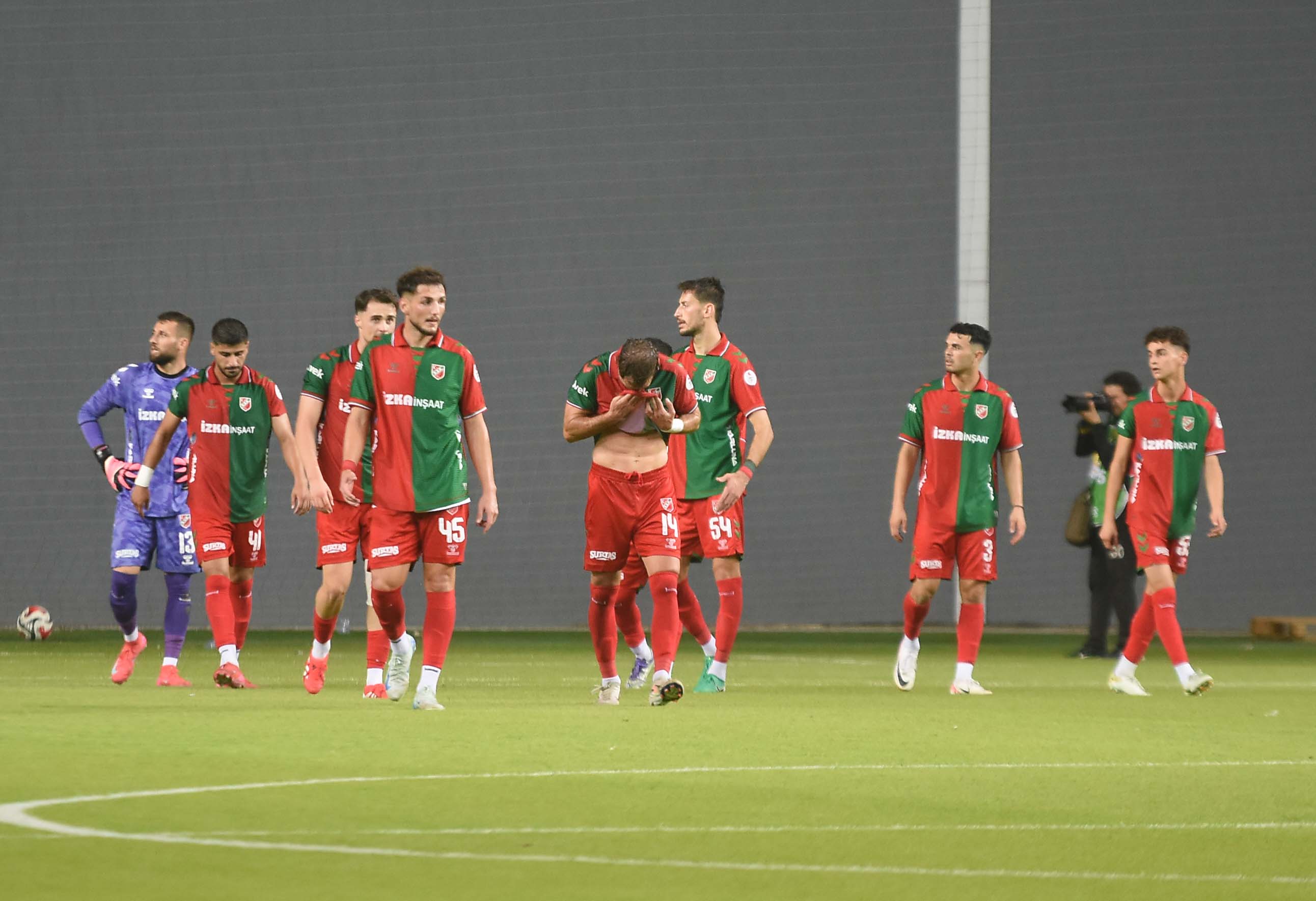 Altay-Karşıyaka mücadelesinden kareler...