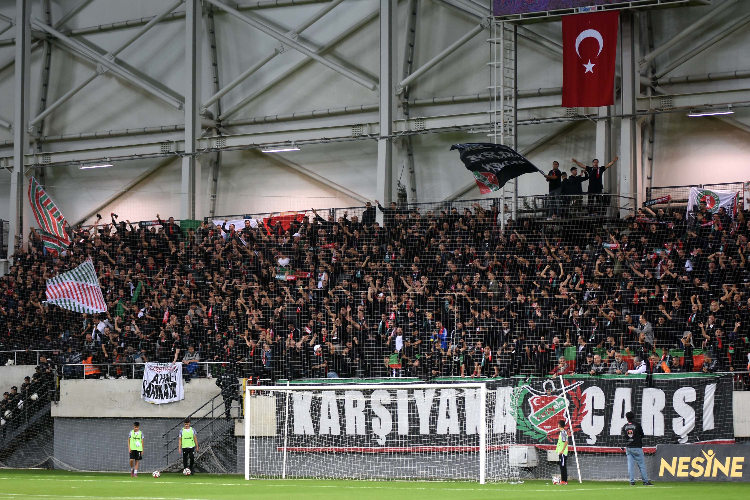 Altay-Karşıyaka mücadelesinden kareler...