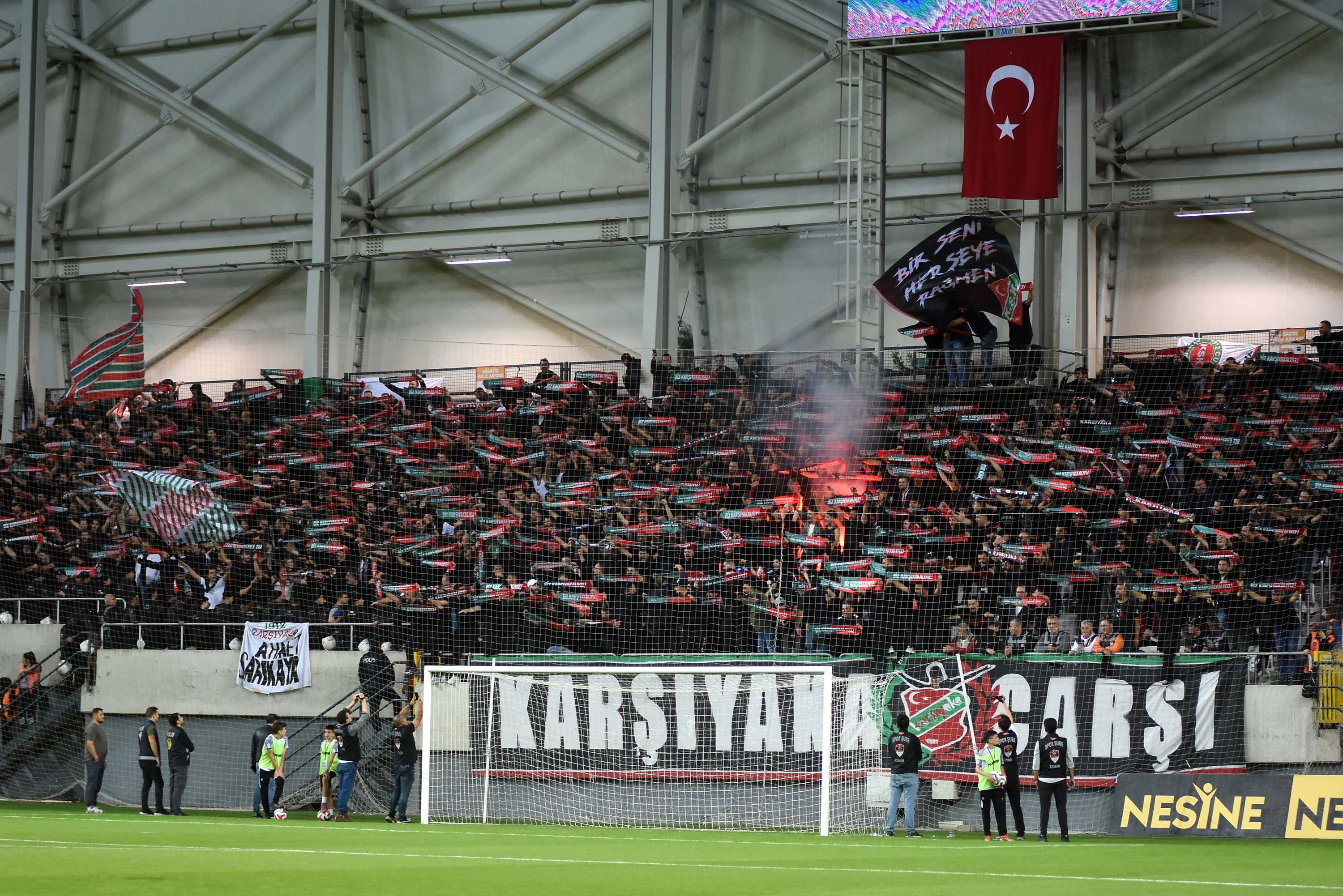 Altay-Karşıyaka mücadelesinden kareler...