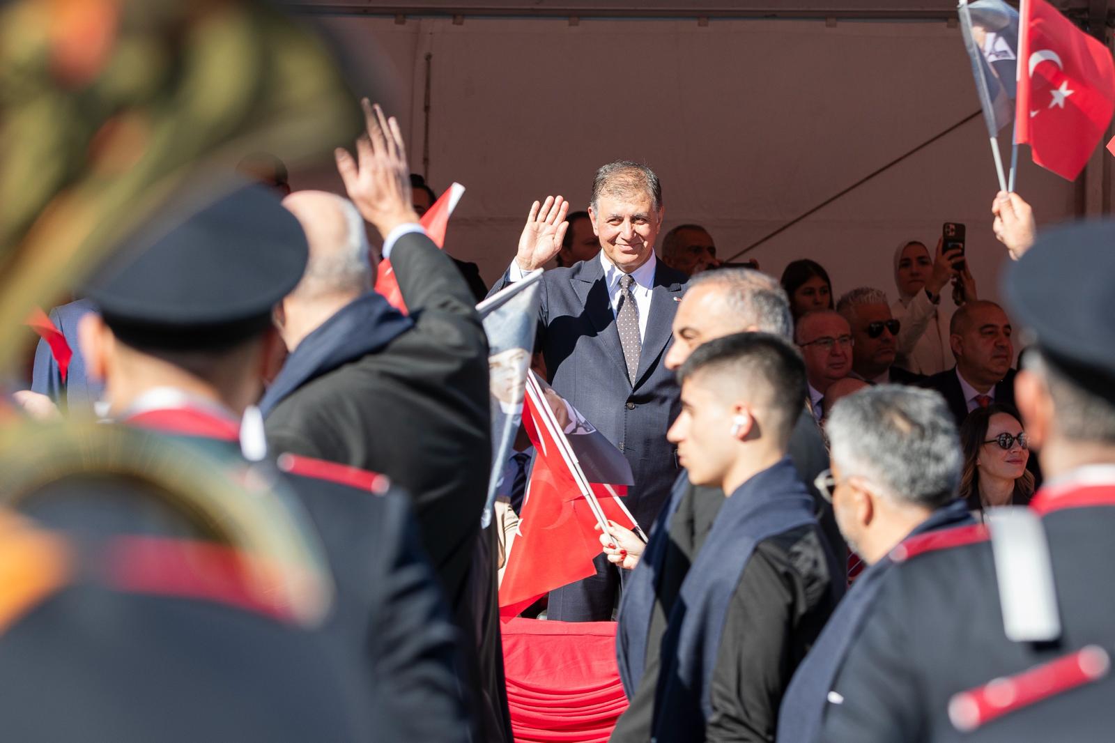 İzmir'de Cumhuriyet'in 102'nci yılı coşkusu