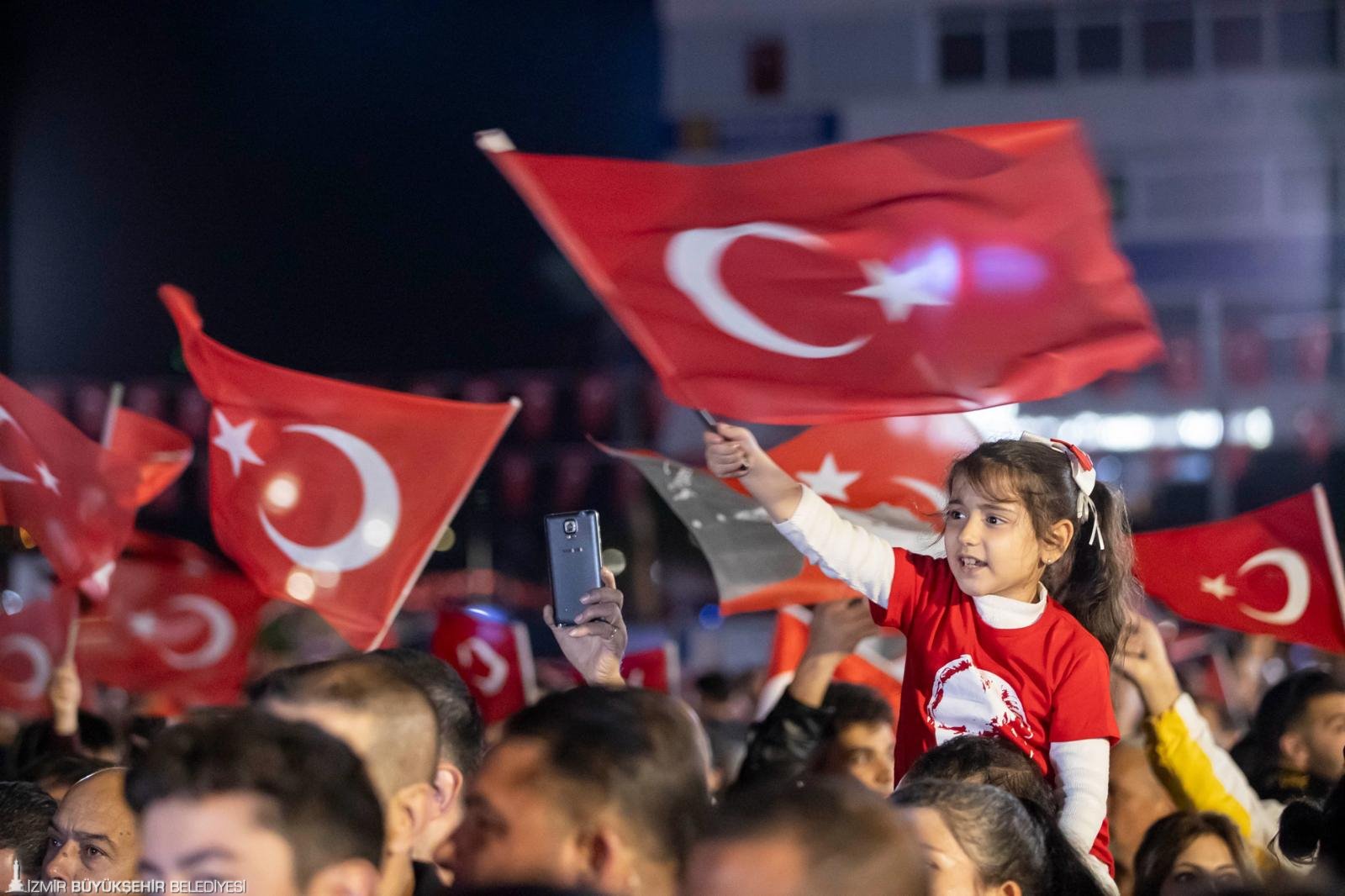 İzmir'de Cumhuriyet Bayramı kutlamalarından renkli görüntüler