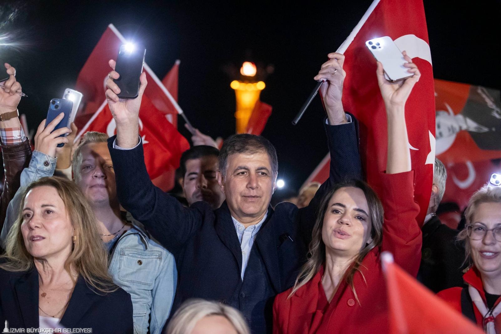 İzmir'de Cumhuriyet Bayramı kutlamalarından renkli görüntüler