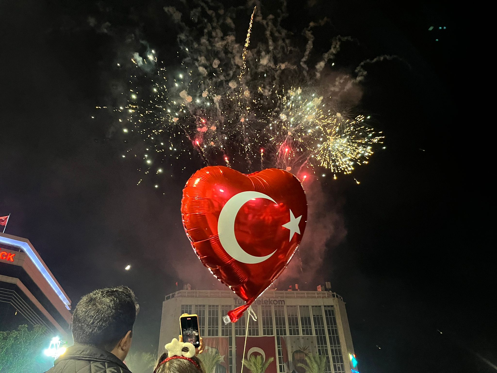 İzmir'de Cumhuriyet Bayramı kutlamalarından renkli görüntüler