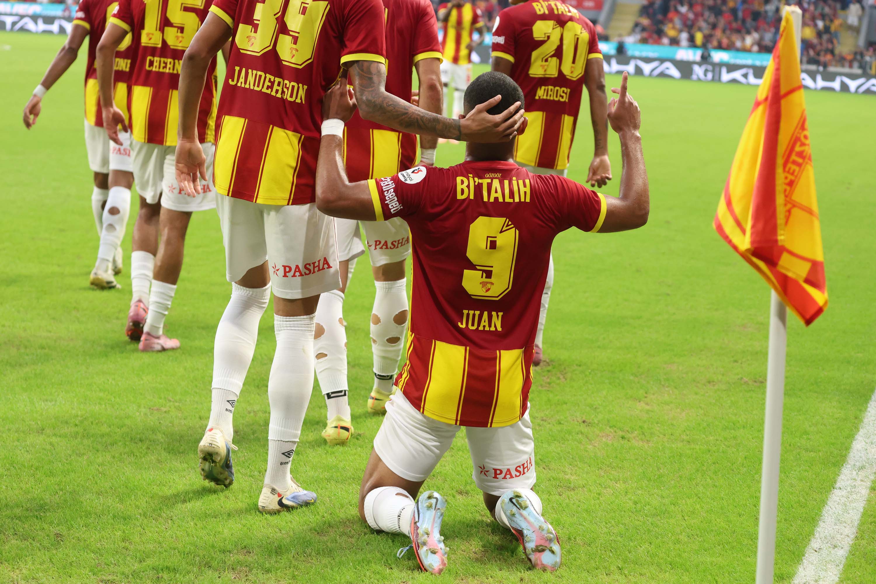 Göztepe - Gençlerbirliği maçından kareler...